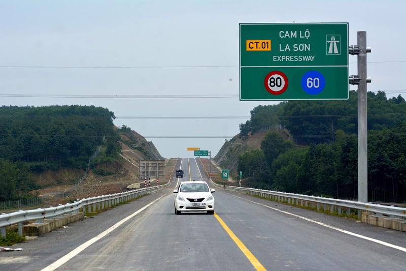 Đề nghị dừng khai thác toàn tuyến cao tốc Cam Lộ - La Sơn vào ban đêm
