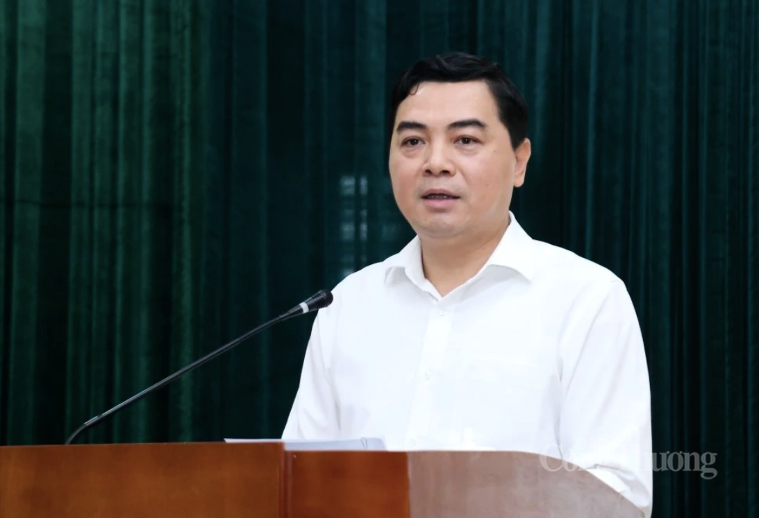 Chủ tịch Ủy ban MTTQ tỉnh Thanh Hoá Trịnh Tuấn Sinh phát biểu tại hội nghị. Ảnh: Phong Sắc
