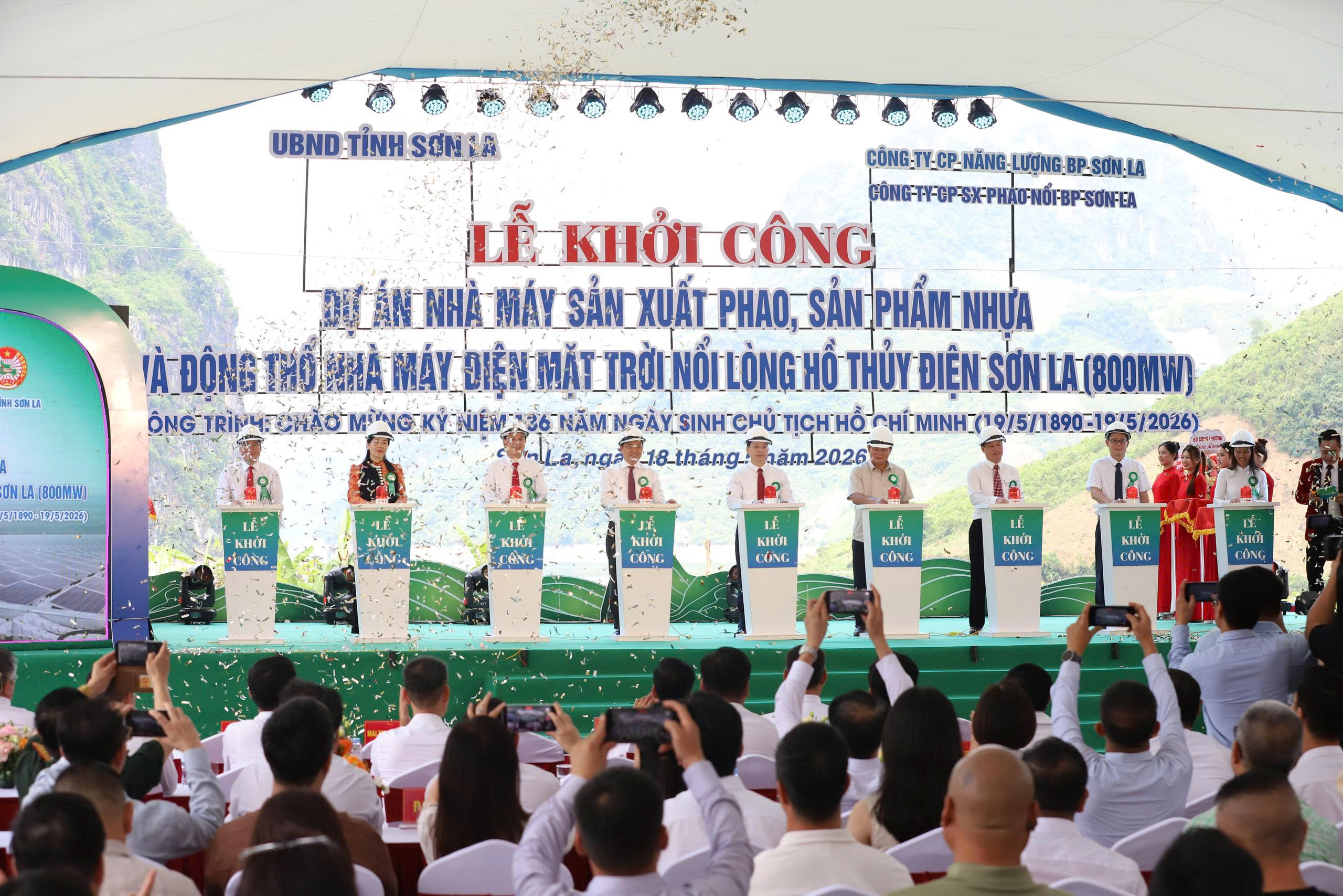 Sơn La: Động thổ dự án điện mặt trời nổi trên lòng hồ công suất 800 MW