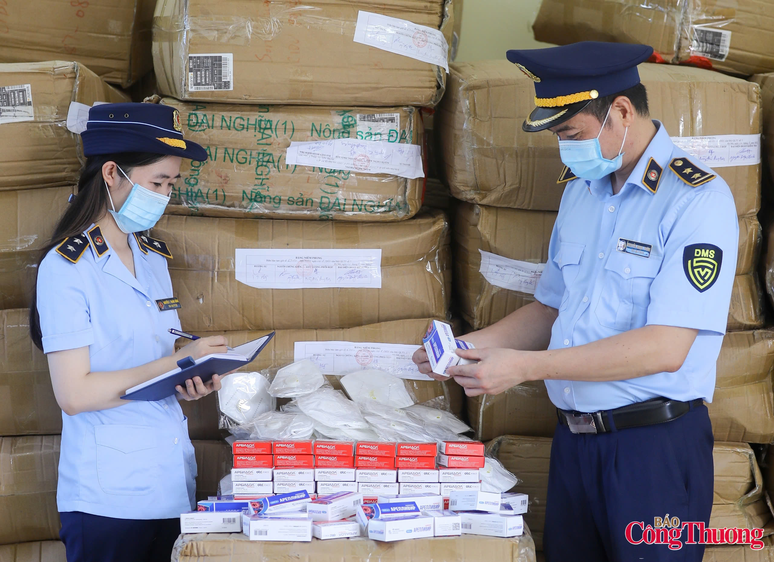 Phó Thủ tướng Thường trực Phạm Gia Túc ký Quyết định sửa đổi, bổ sung thành phần, nhiệm vụ của Ban Chỉ đạo quốc gia chống buôn lậu, gian lận thương mại và hàng giả.
