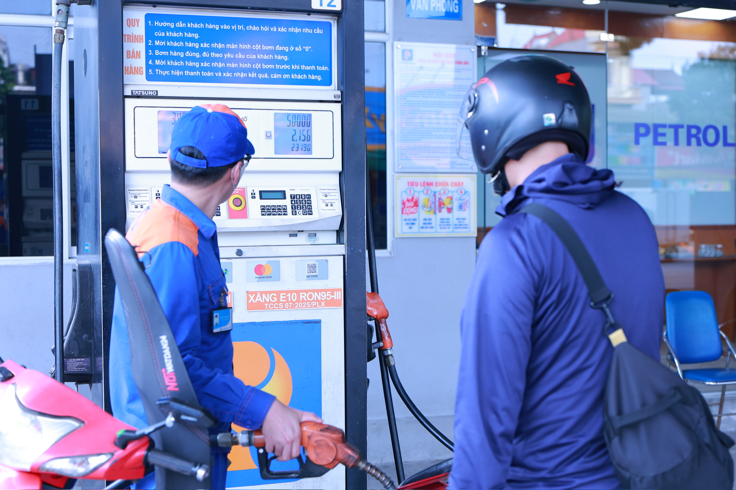 Tại Công văn số 1525/TTTN-NV ngày 19/5/2026, Cục Quản lý và Phát triển thị trường trong nước yêu cầu tăng cường giám sát, kiểm tra việc triển khai xăng sinh học E10. Ảnh minh hoạ.