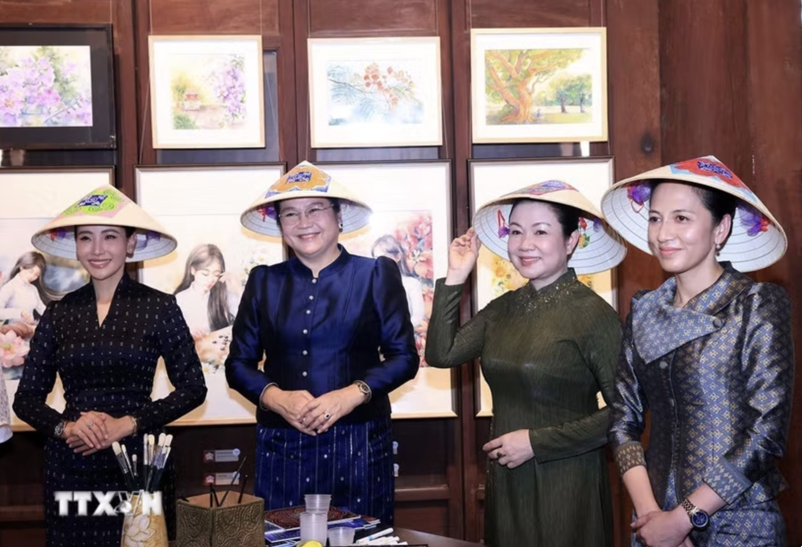 Phu nhân Thủ tướng Lê Minh Hưng cùng Phu nhân Thủ tướng các nước Lào, Campuchia, Thái Lan tham gia hoạt động giao lưu văn hóa