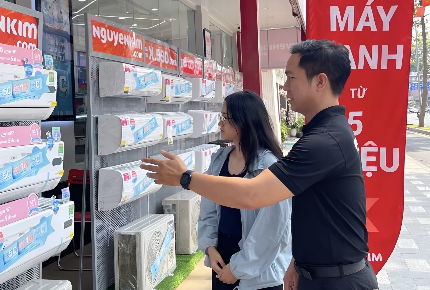 Thiết bị làm mát tiết kiệm điện hút khách mùa nắng nóng
