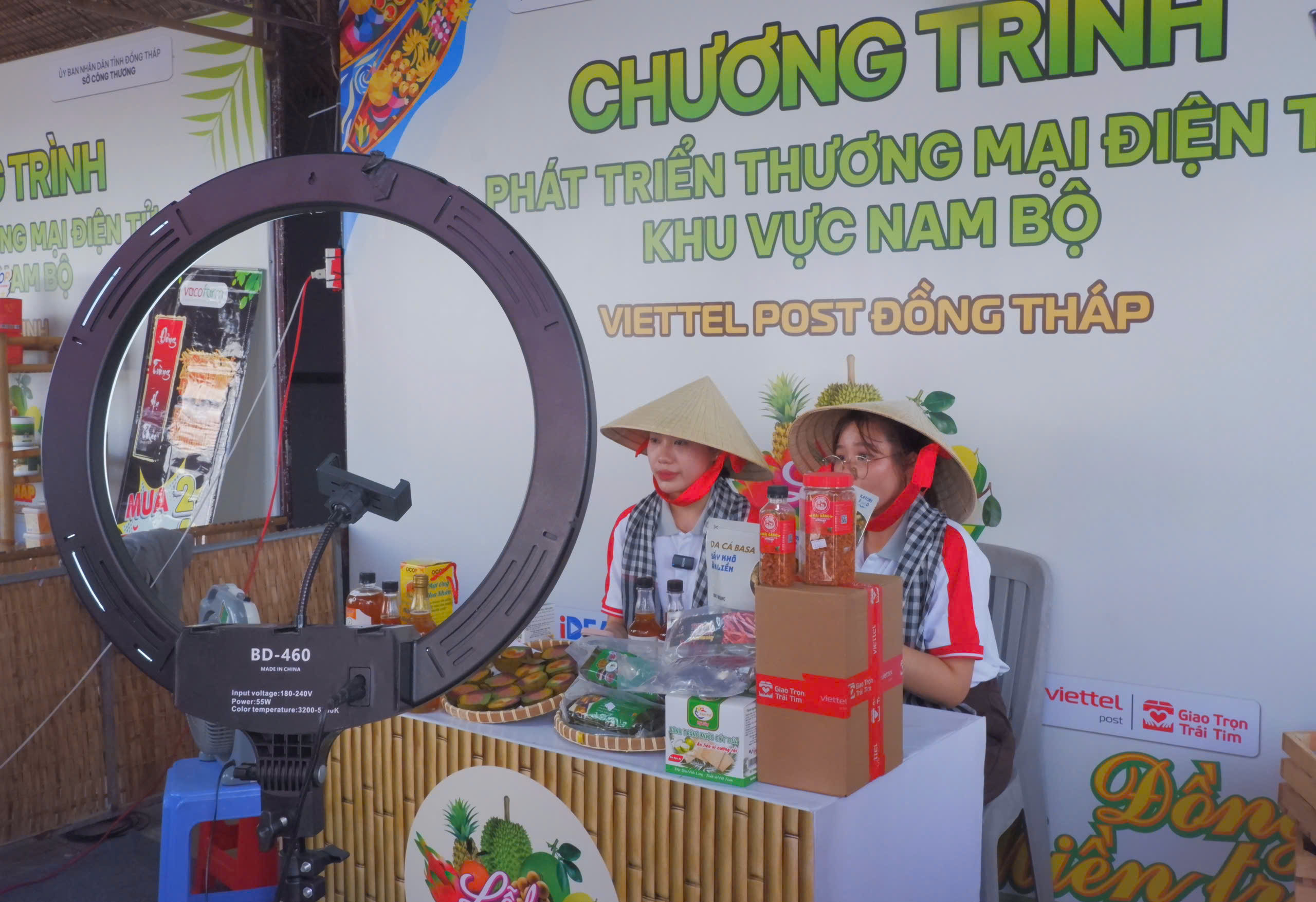 Khi nhà vườn miền Tây học cách bán hàng trên nền tảng số