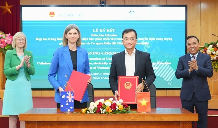 Ký kết Biên bản ghi nhớ hợp tác trong lĩnh vực điều tiết điện lực, phát triển thị trường điện và chuyển dịch năng lượng giữa Cục Điện lực và Cơ quan Điều tiết năng lượng Australia.
X