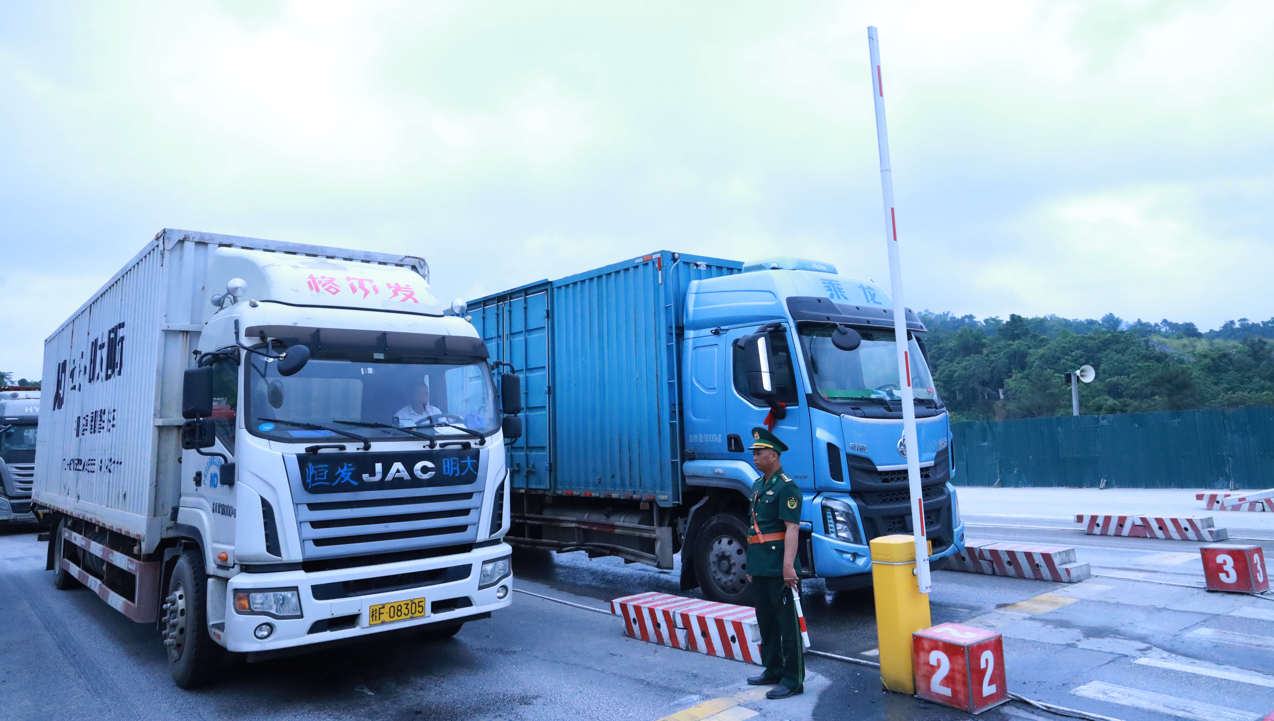 Cập nhật tin xuất nhập khẩu qua các cửa khẩu Lạng Sơn ngày 25/6/2026