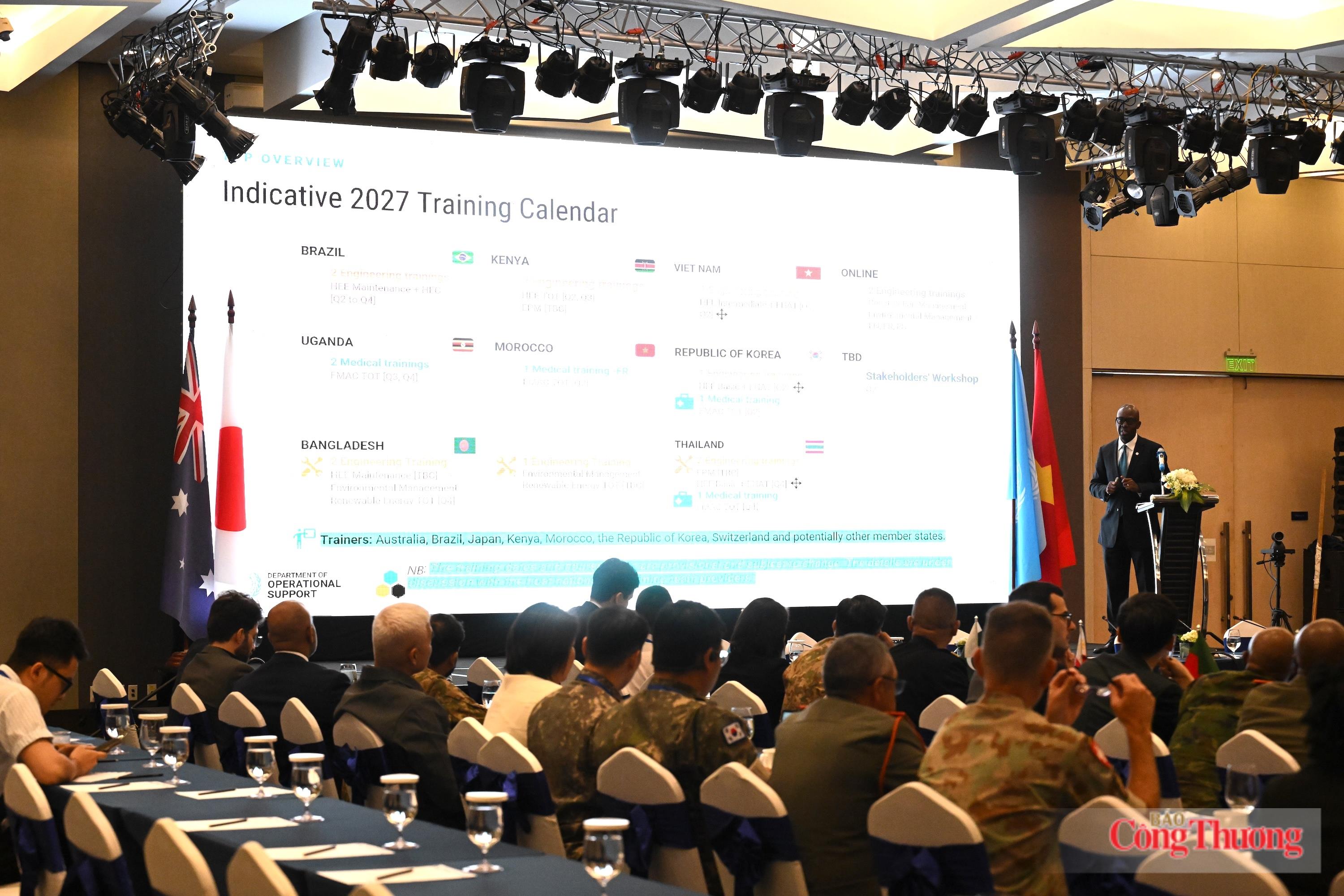 Đại biểu chia sẻ tại hội thảo sáng 26/6. Ảnh: Nguyên Khánh