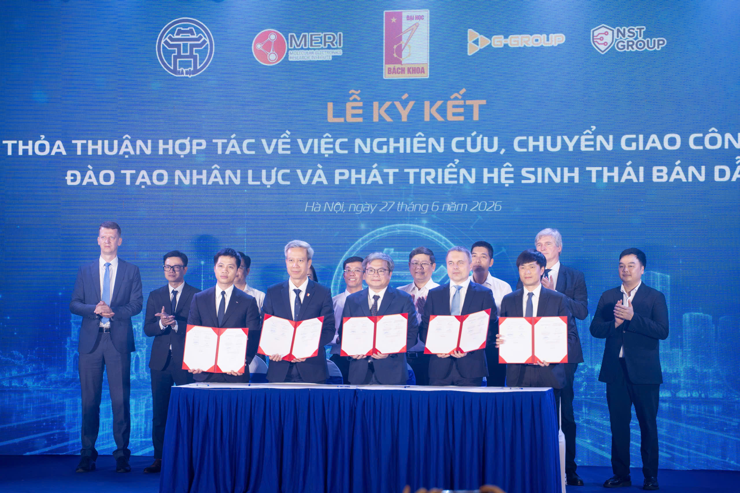 Hà Nội thúc đẩy phát triển kinh tế số, xã hội số trong giai đoạn mới