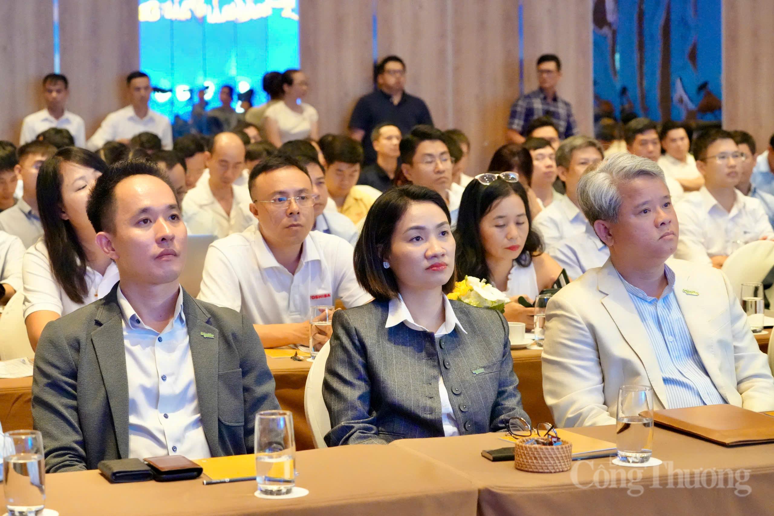 Đại biểu tham dự sự kiện. Ảnh: NH