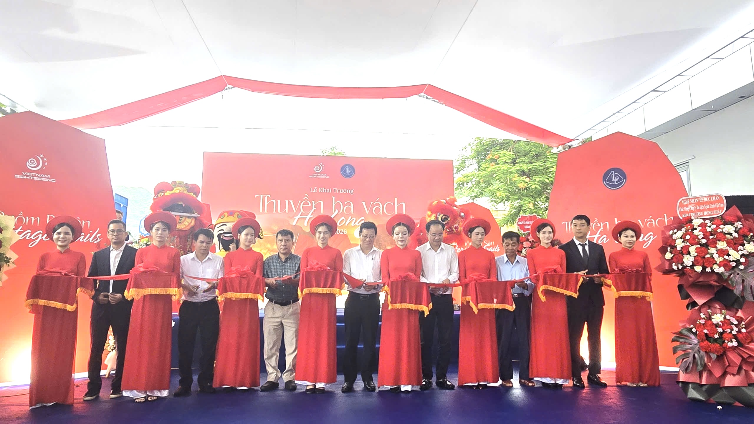 Quảng Ninh khai trương tour thuyền buồm ba vách trên vịnh Hạ Long