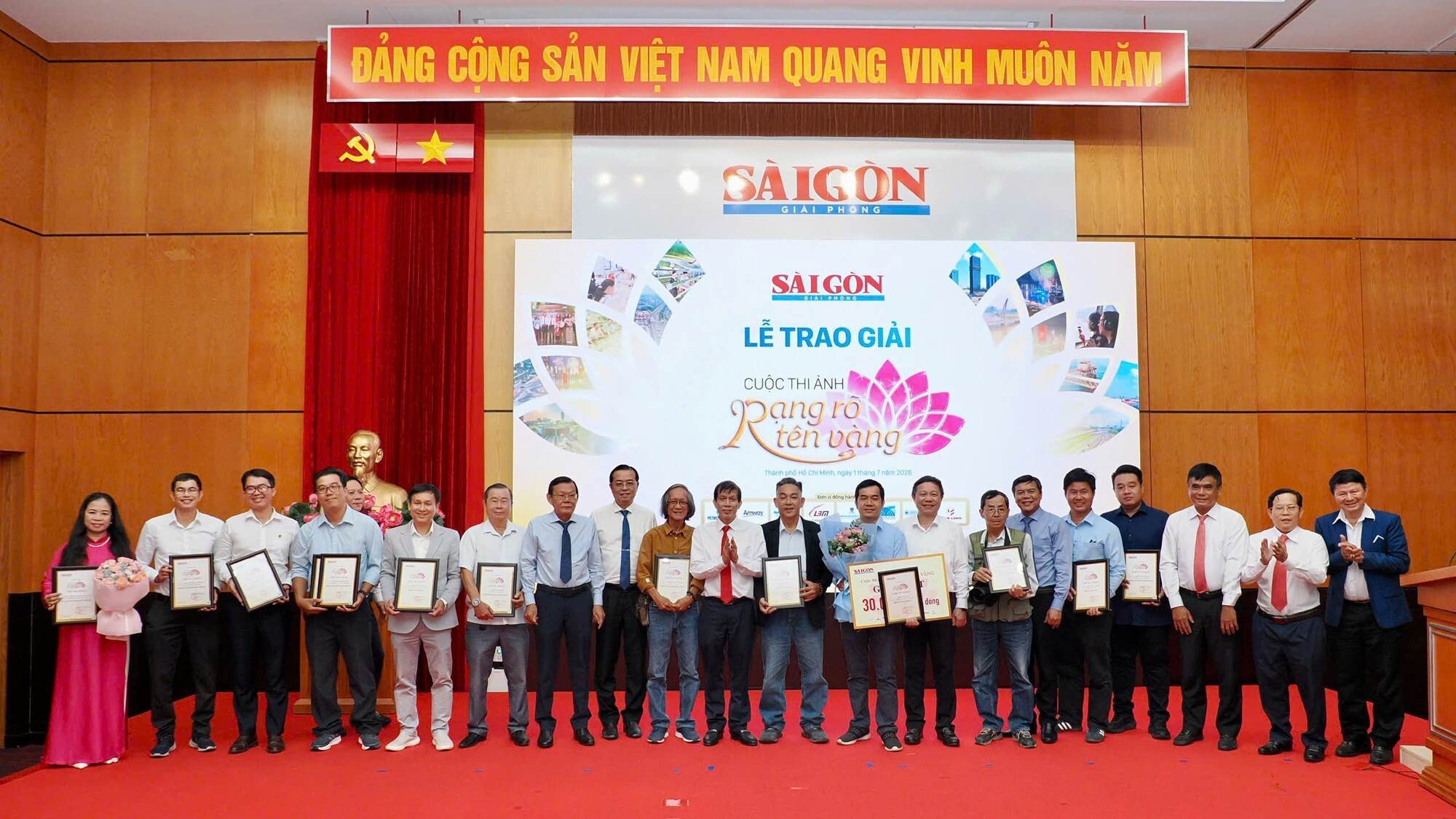 Lễ trao giải Cuộc thi ảnh “Rạng rỡ tên vàng” do Báo Sài Gòn Giải Phóng tổ chức. Ảnh: BTC
