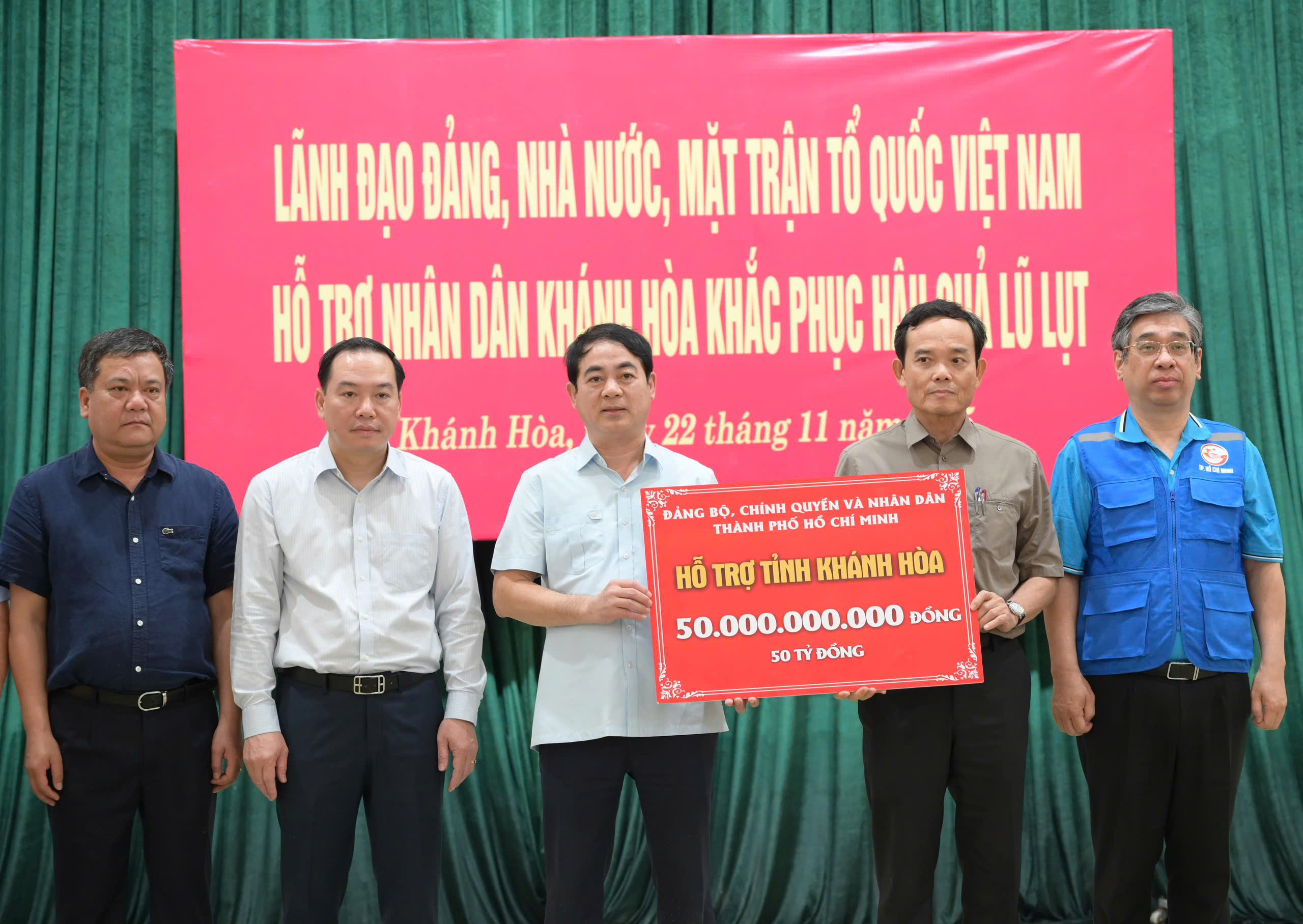 Hàng loạt hoạt động an sinh xã hội thiết thực của Thành uỷ, UBND TP. Hồ Chí Minh hướng về dấu mốc lịch sử 50 năm Thành phố mang tên Bác. Ảnh: Mặt trận Tổ quốc Việt Nam TP. Hồ Chí Minh