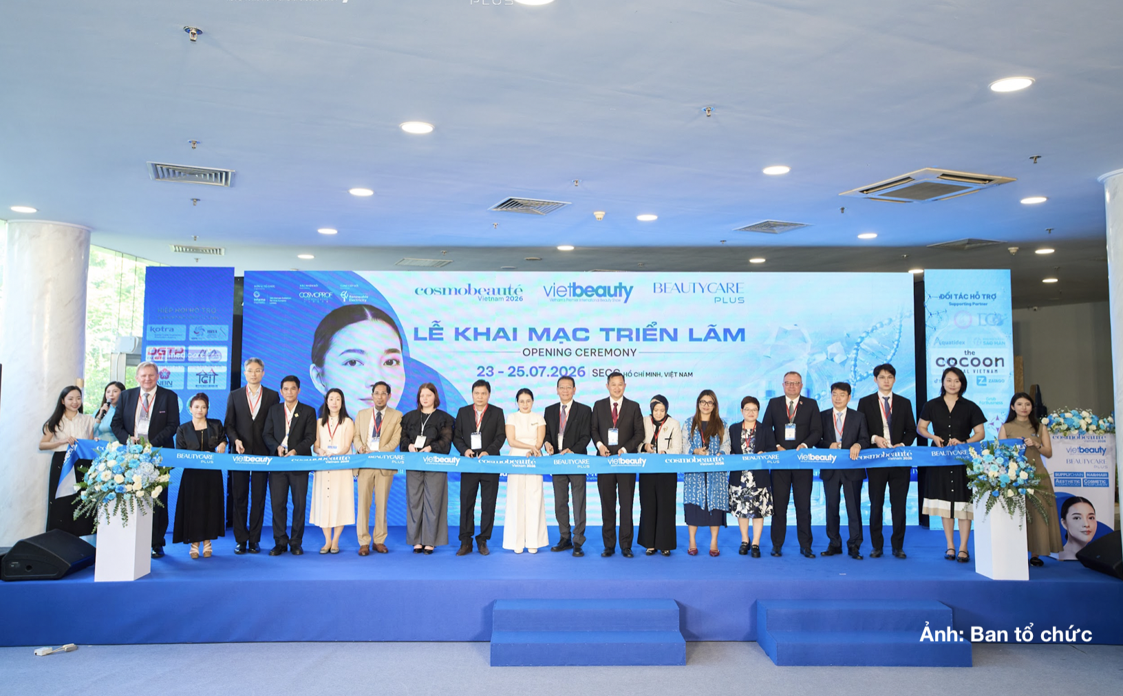 Ngành làm đẹp đón cơ hội từ AI, thương mại điện tử và các FTA