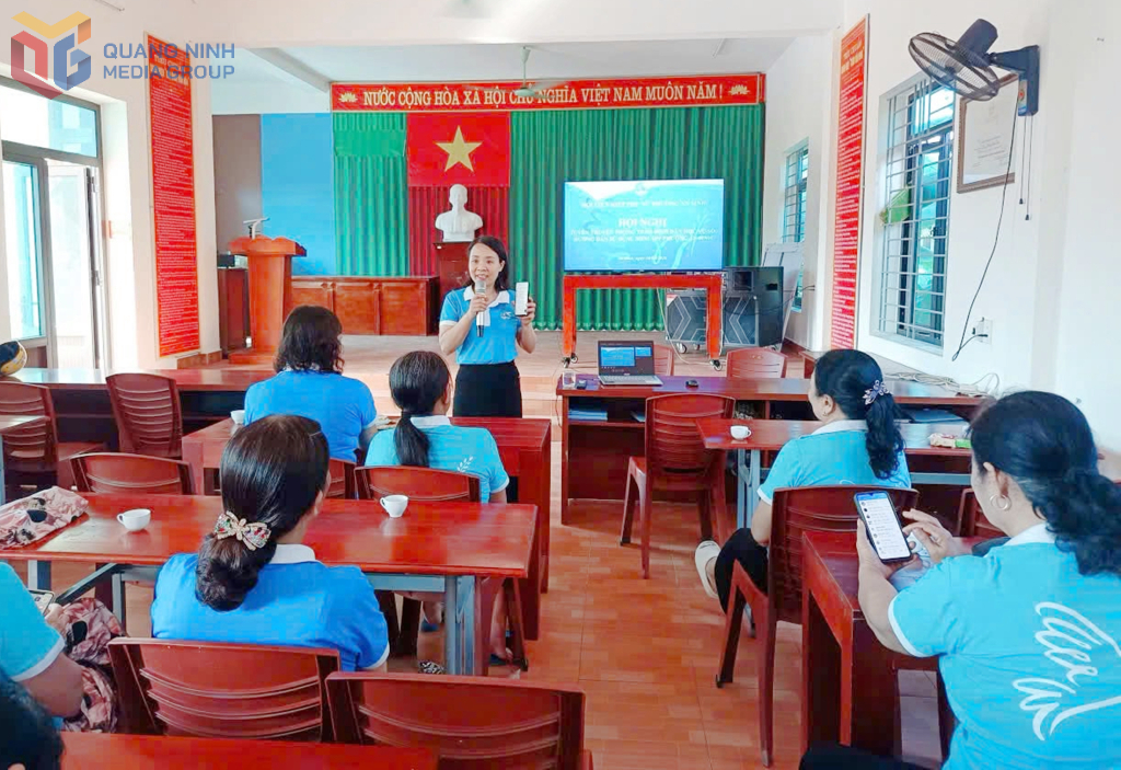 Quảng Ninh: 'Bình dân học vụ số' - động lực phát triển kinh tế số cơ sở