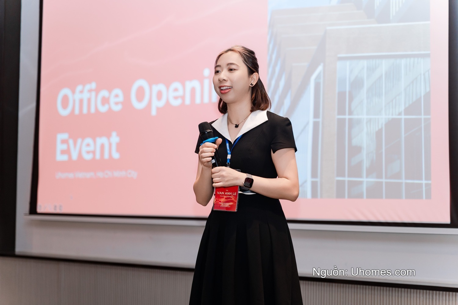 Bà Vân Anh - Quản lý khu vực Uhomes Việt Nam