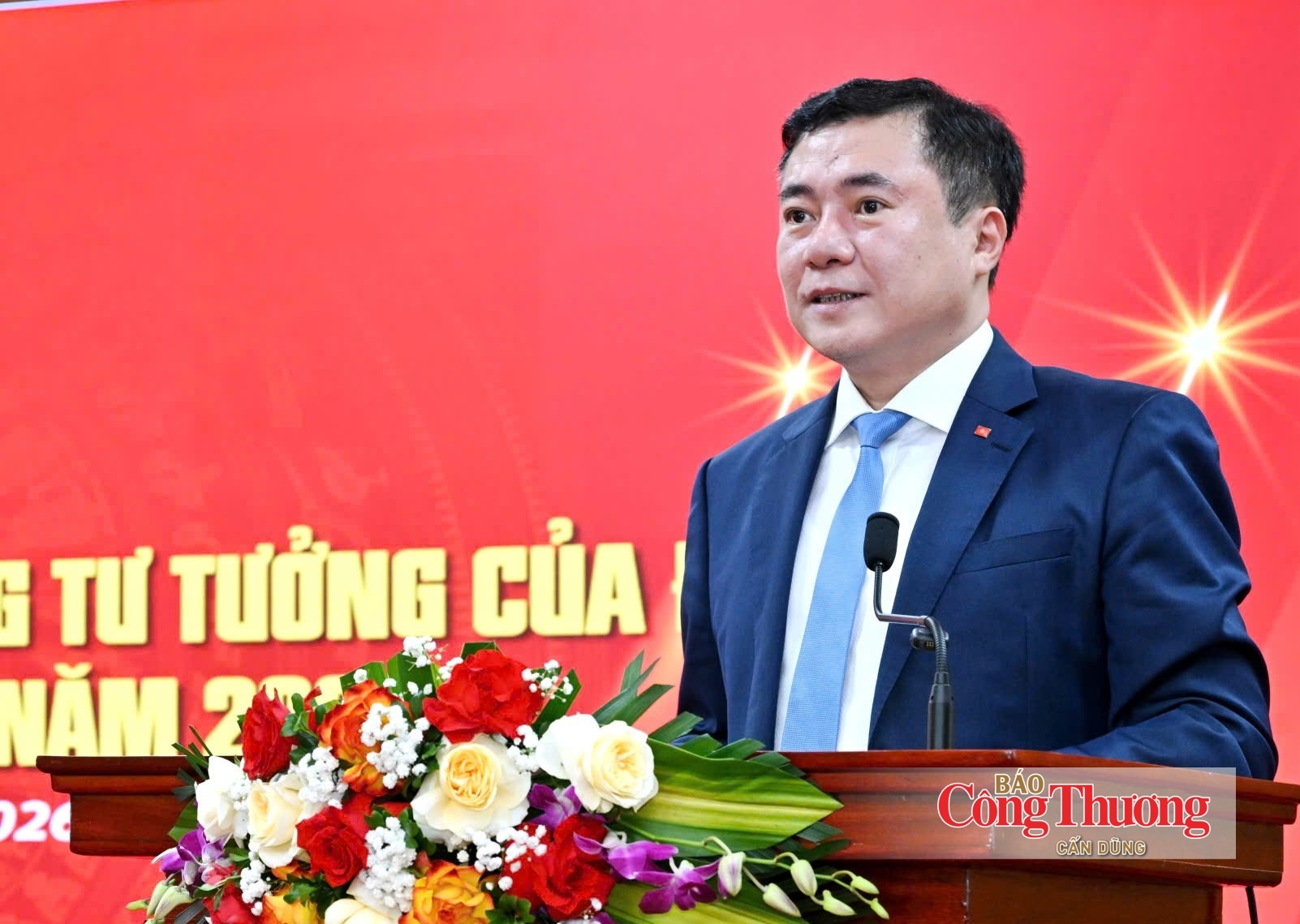 Thứ trưởng Nguyễn Sinh Nhật Tân, Phó Trưởng Ban Thường trực Ban Chỉ đạo, Trưởng Ban Tổ chức cuộc thi phát biểu tại Lễ trao giải.