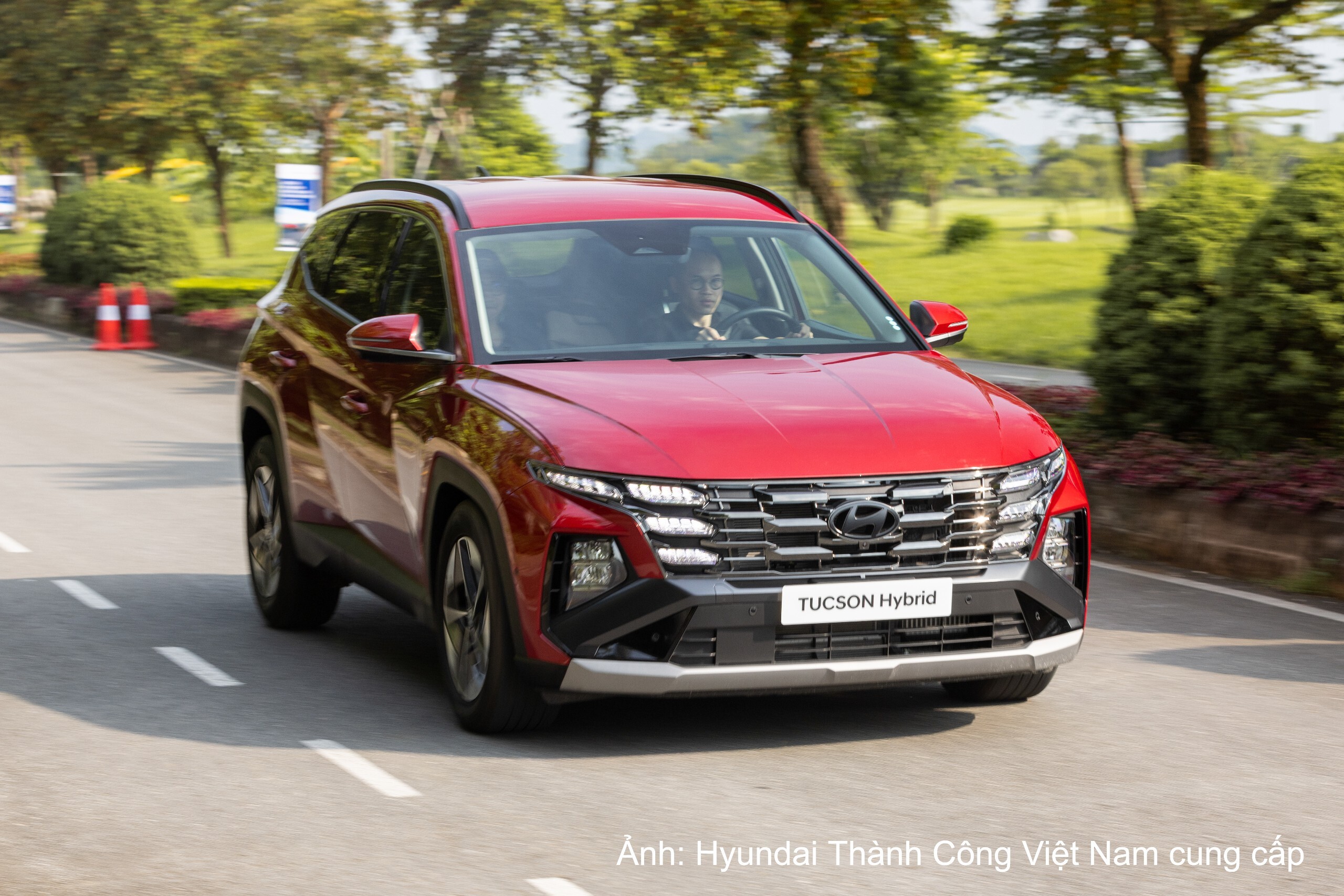 Hyundai Thành Công Việt Nam tổ chức lái thử bộ đôi Turbo Hybrid