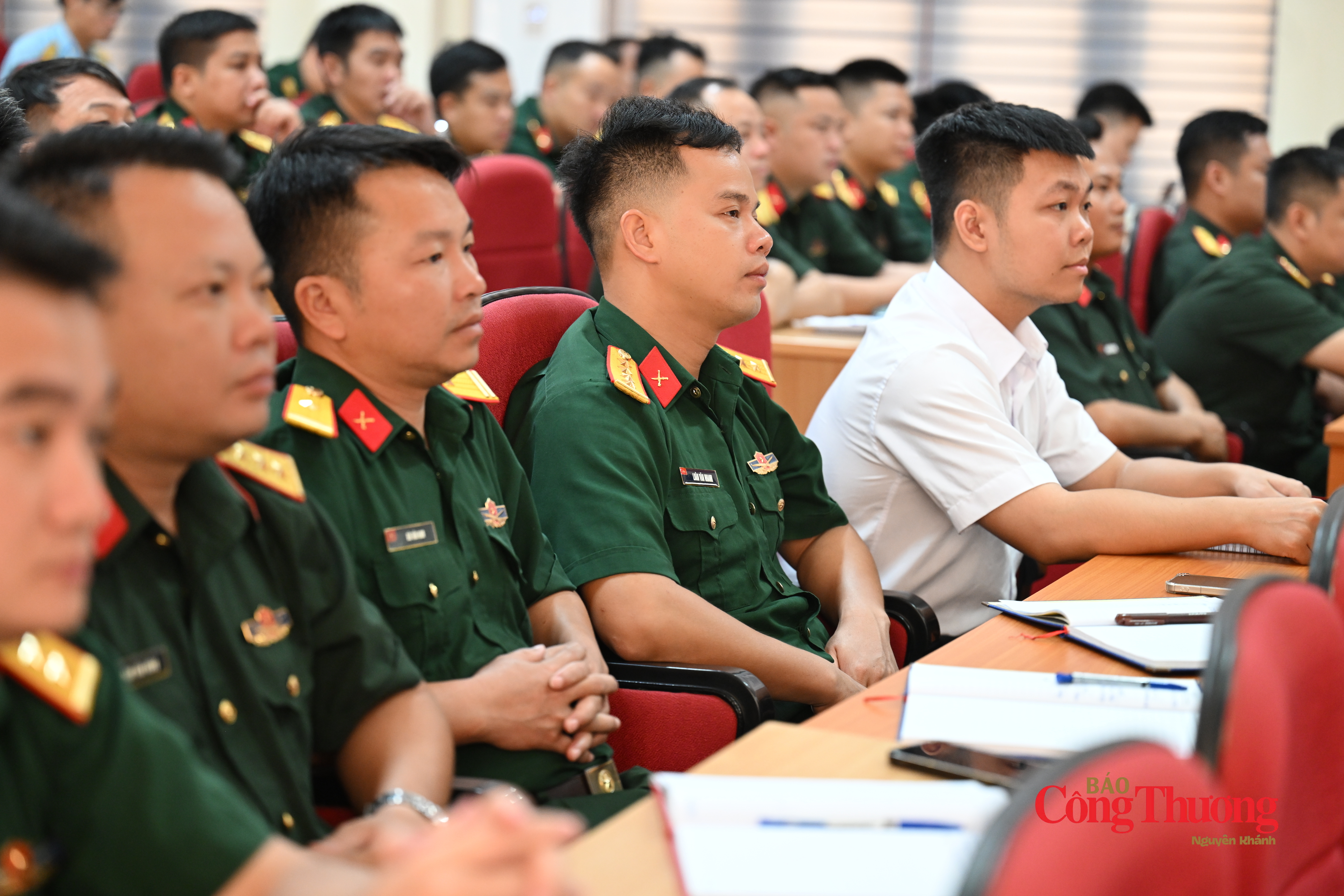 Các học viên tham gia tại hội nghị tập huấn.