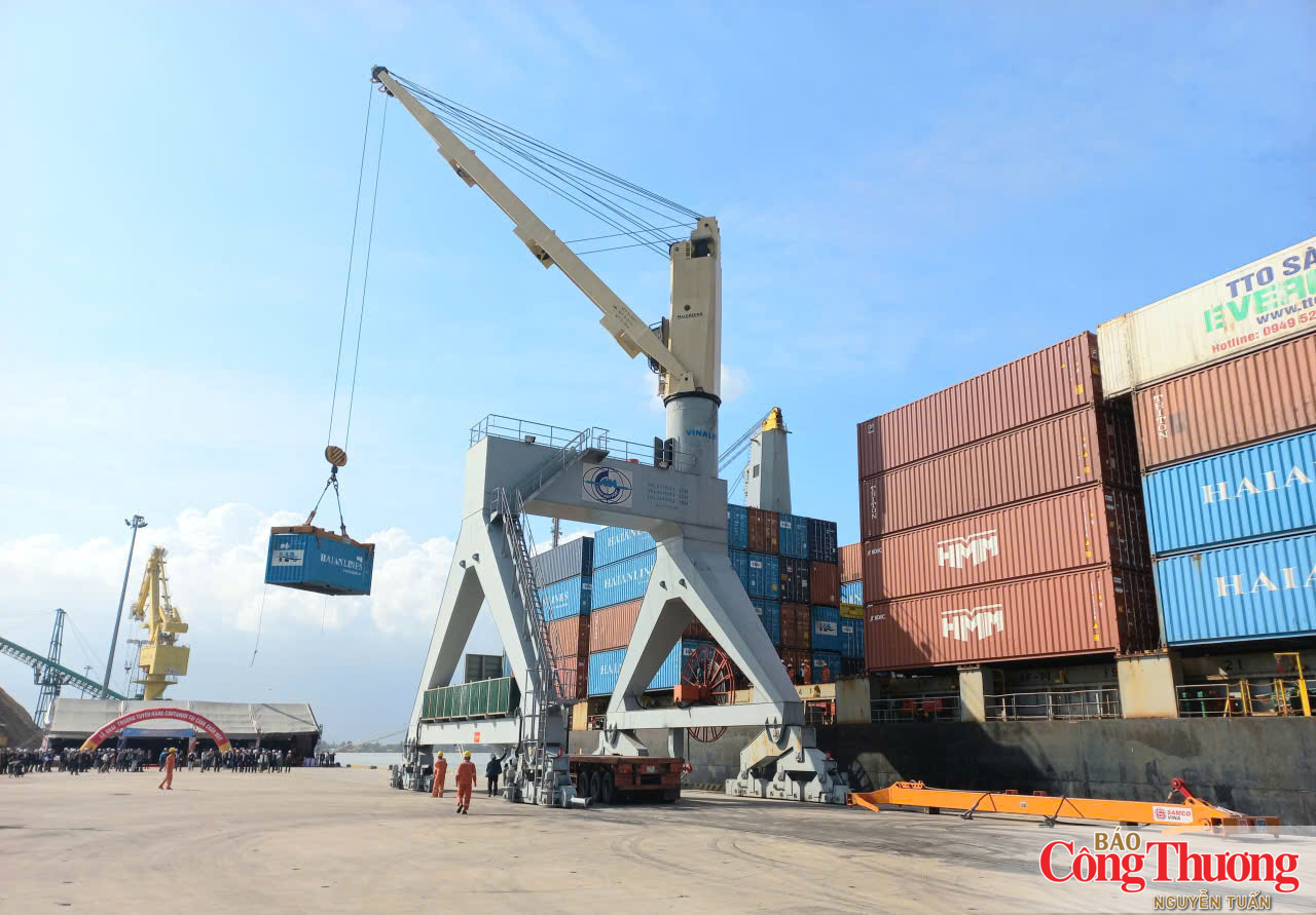 Huế phát triển hệ sinh thái logistics từ cảng biển đến khu công nghiệp