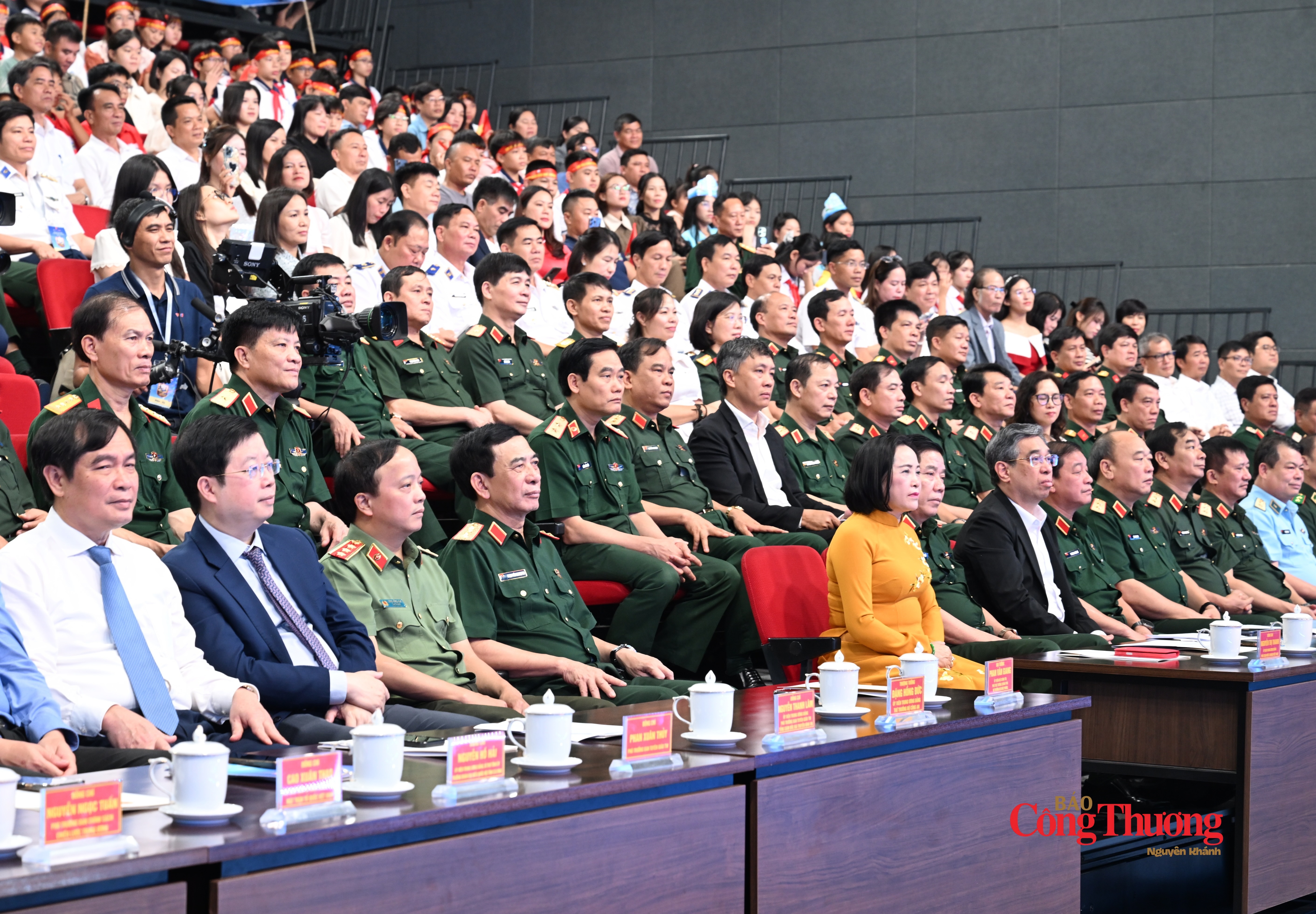 Đại tướng Phan Văn Giang cùng các đại biểu tham dự tại chương trình.