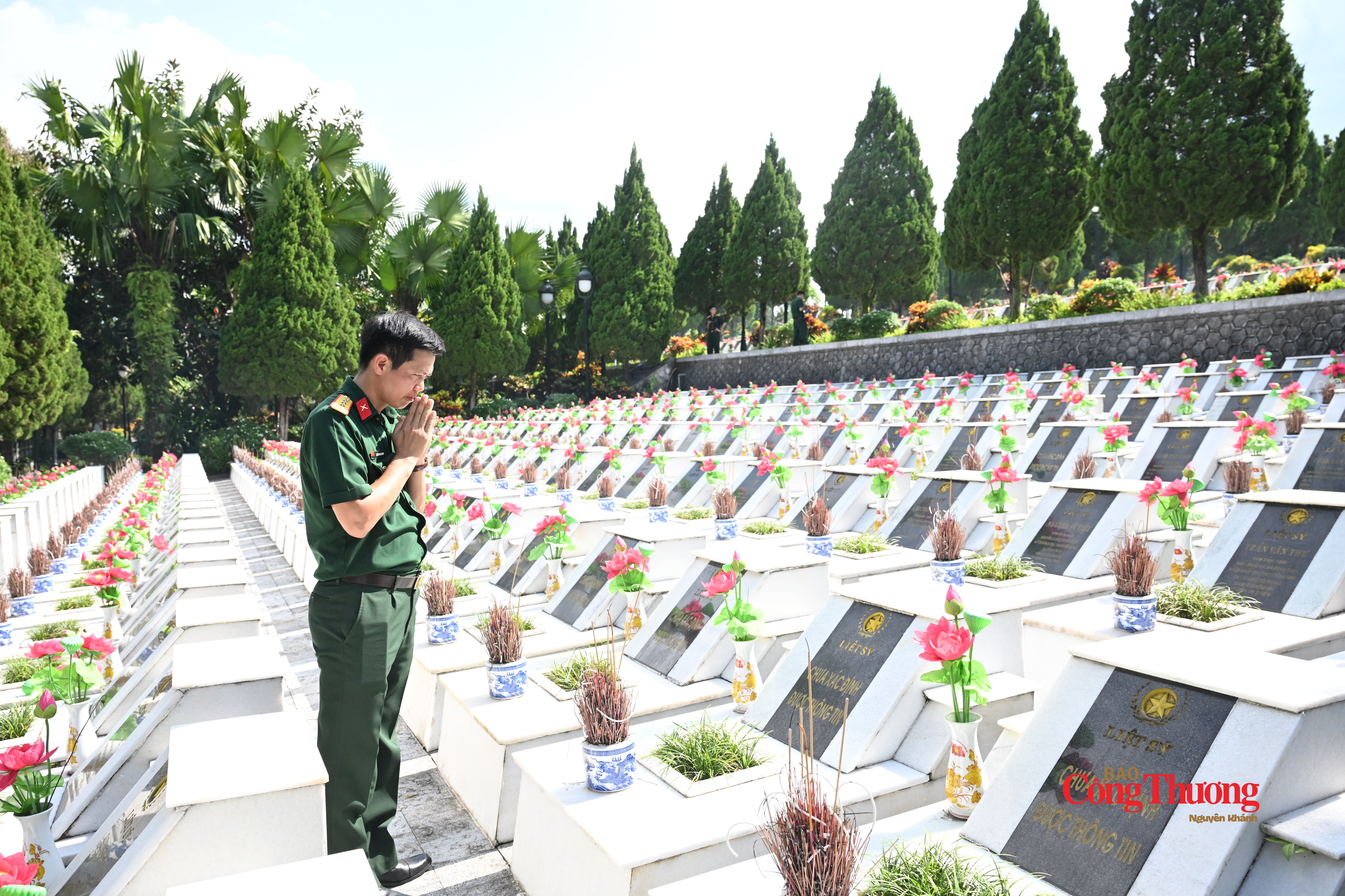 Thượng tá Phan Văn Lương, Phòng Thông tấn - Báo chí, Cục Tuyên huấn, Bộ Quốc phòng khi được thắp nén tâm nhang tại Nghĩa trang Vị xuyên bày tỏ: "Nối tiếp truyền thống, những chiến sĩ trẻ hôm nay luôn khắc ghi lòng biết ơn vô hạn đối với thế hệ cha anh, những người đã hiến dâng tuổi thanh xuân vì nền độc lập tự do của dân tộc".