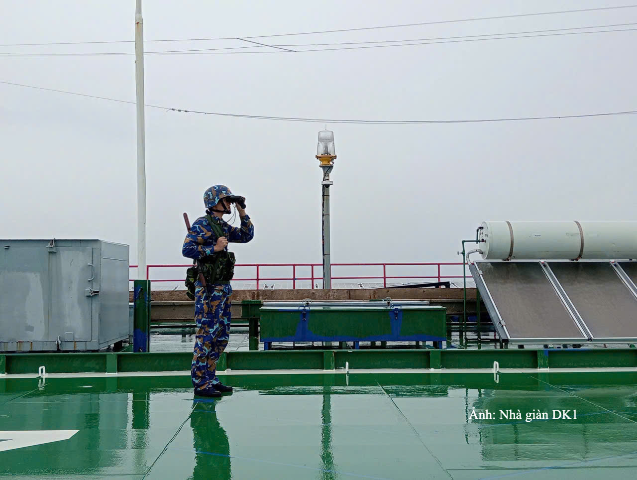 Quan sát, phát hiện mục tiêu tại Nhà giàn DK1/9.