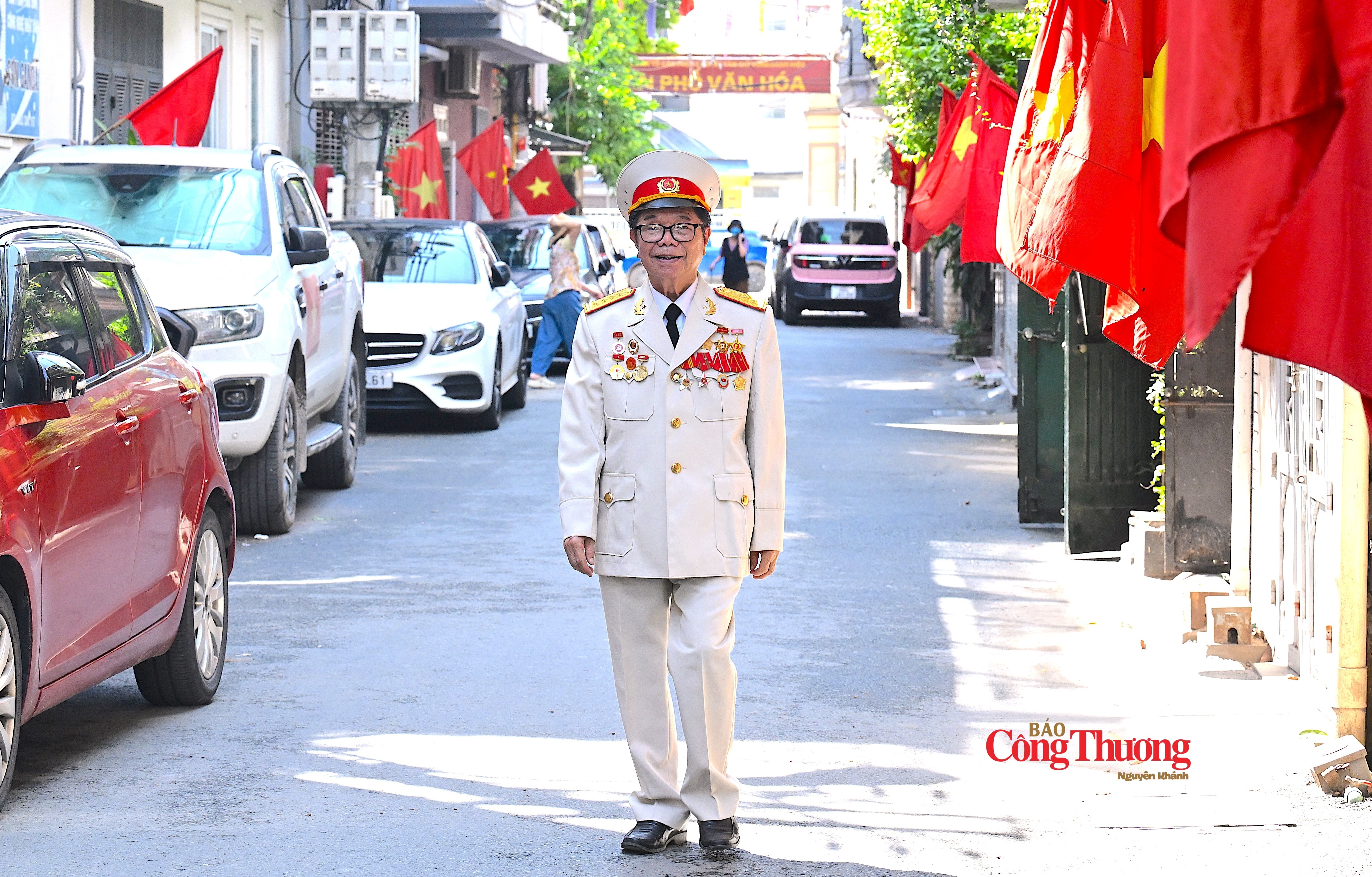 Để hiện thực hóa khát vọng Việt Nam hùng cường, PGS.TS. NGƯT Vũ Như Khôi cho rằng, độc lập dân tộc gắn liền với chủ nghĩa xã hội là một nội dung căn bản, đặc sắc trong tư tưởng Hồ Chí Minh, được biểu hiện rõ nét trong Cách mạng Tháng Tám.