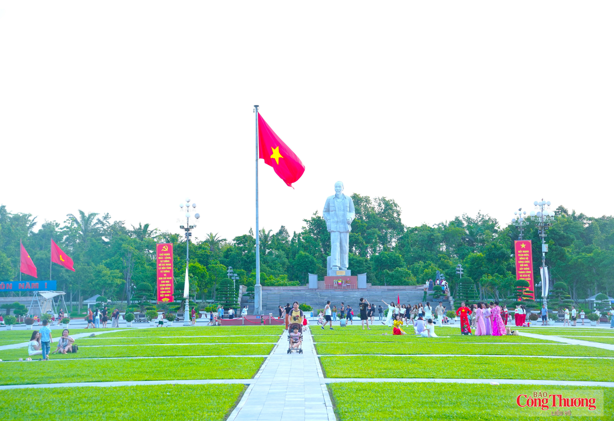 Quê Bác rực rỡ cờ hoa mừng Quốc khánh