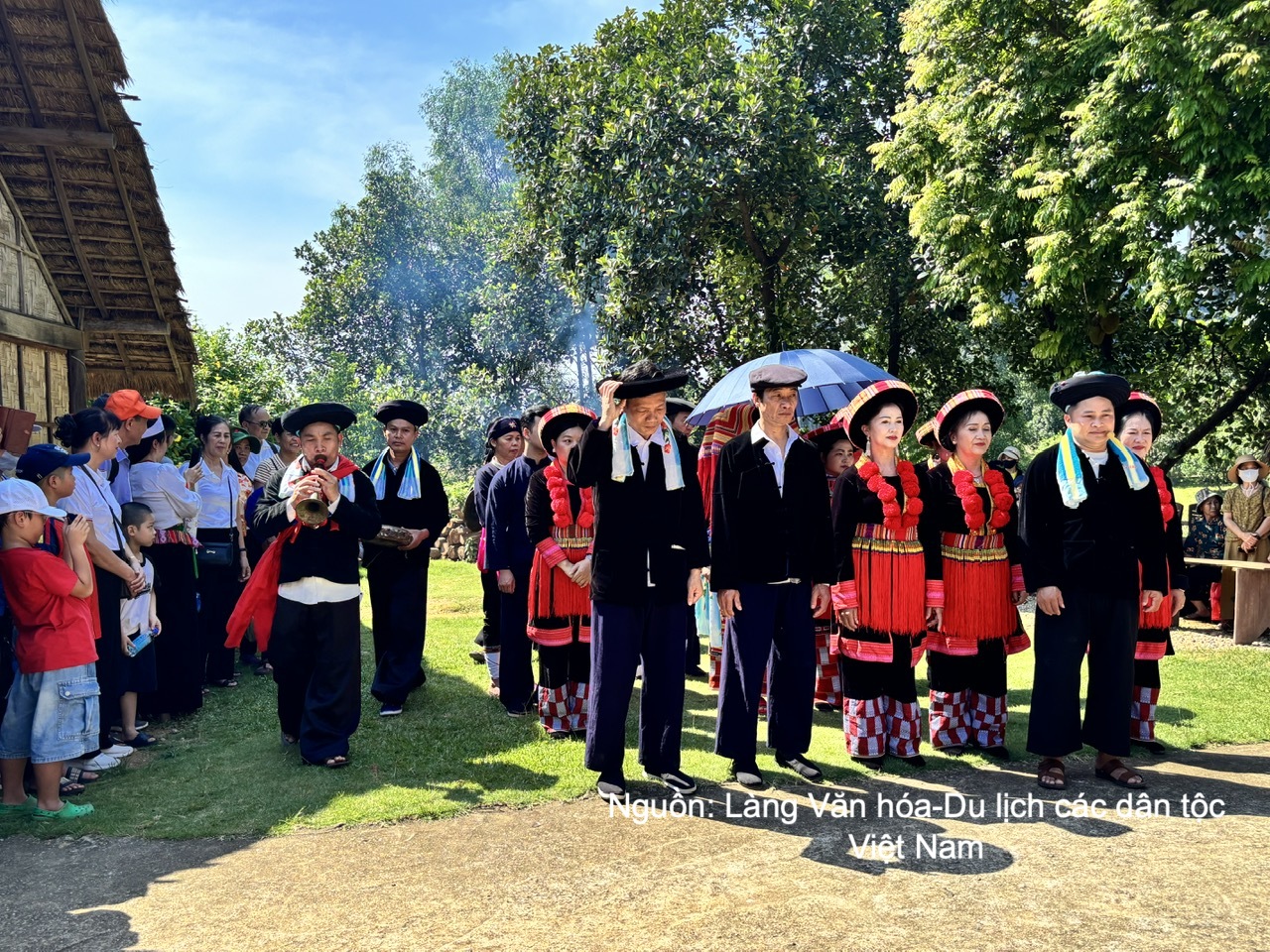 Mừng Tết Độc lập: Tái hiện lễ cưới truyền thống nguời Dao đỏ tại Hà Nội
