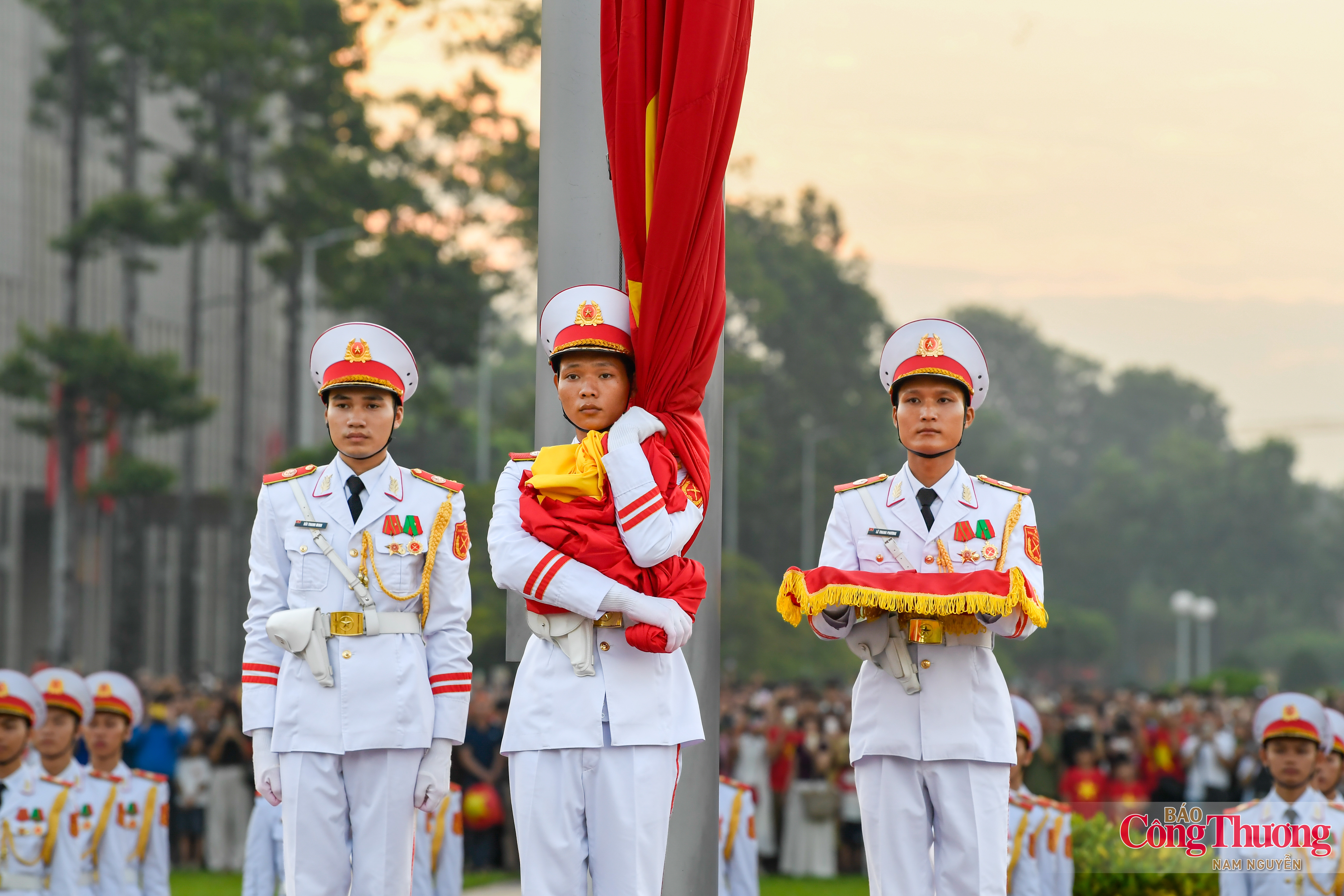 Thiêng liêng lễ thượng cờ Tổ quốc mừng ngày Quốc khánh 2/9