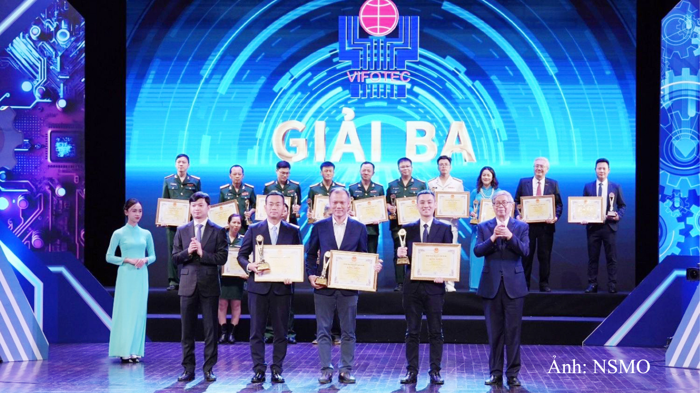 E-magazine | Giữ vững hệ thống điện quốc gia bằng năng lực tự chủ công nghệ - Kỳ 2: Điều khiển và phòng thủ trong thời gian thực - 5