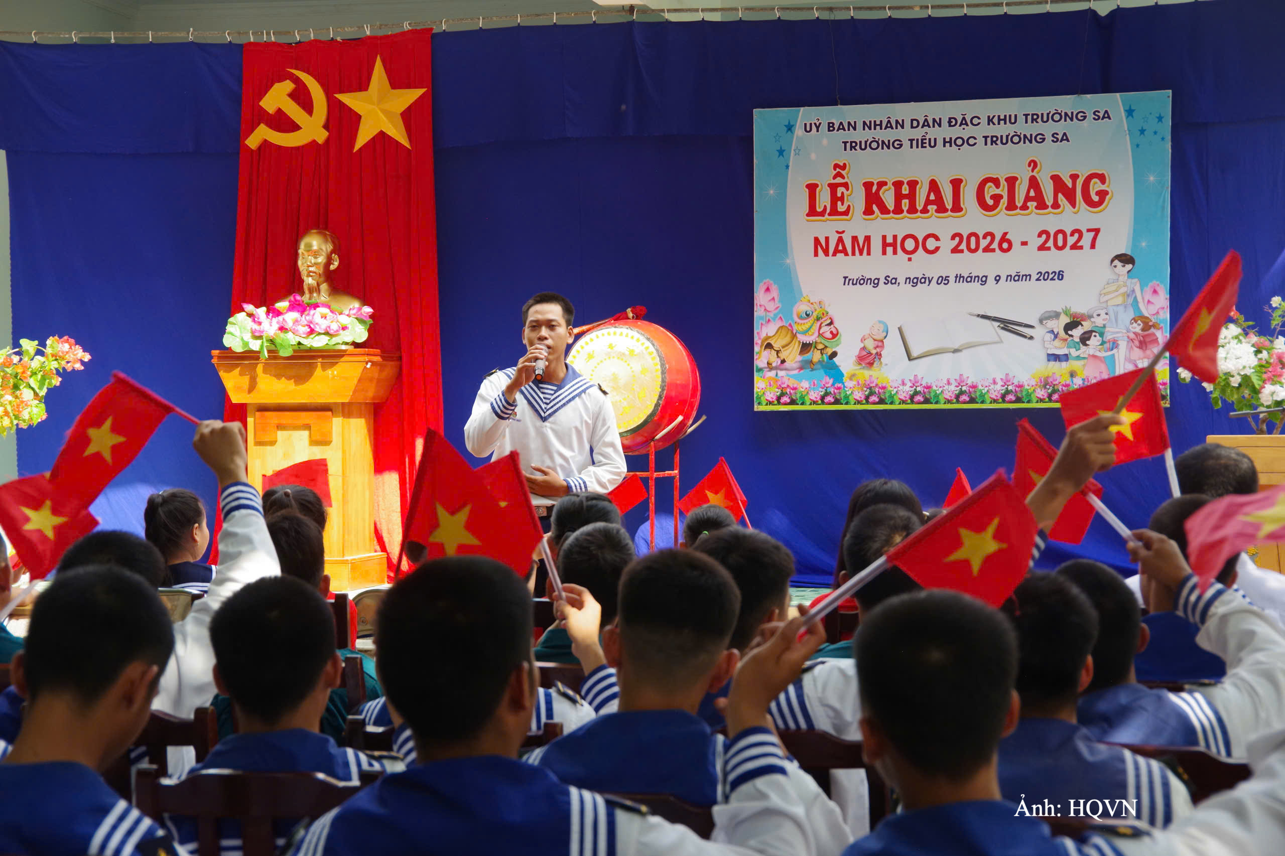 Tiếng trống khai giảng vang vọng giữa biển trời Trường Sa - 8