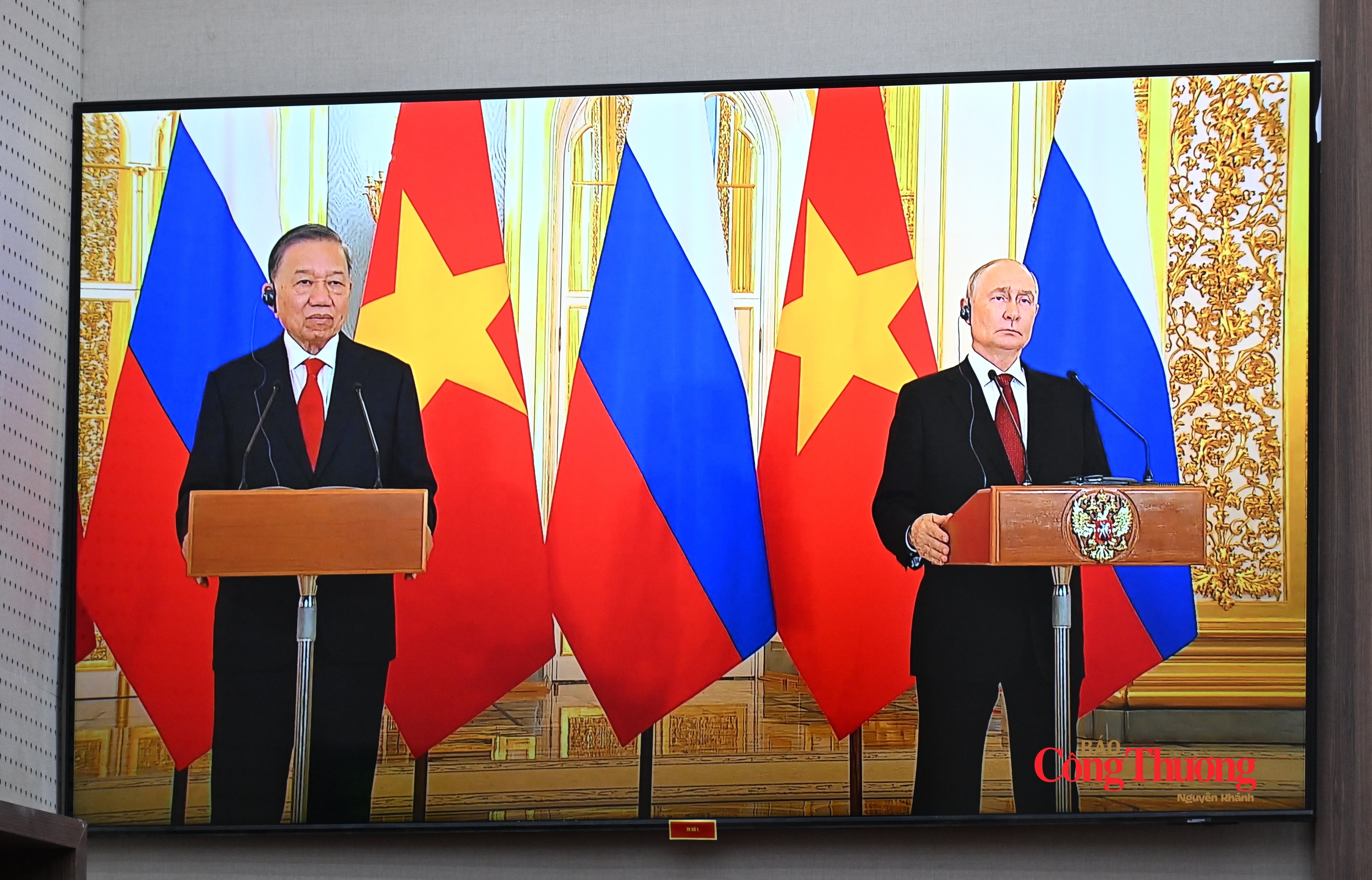 Tổng thống Liên bang Nga Vladimir Putin và Tổng Bí thư, Chủ tịch nước Tô Lâm dự và phát biểu chỉ đạo tại điểm cầu Điện Kremlin.