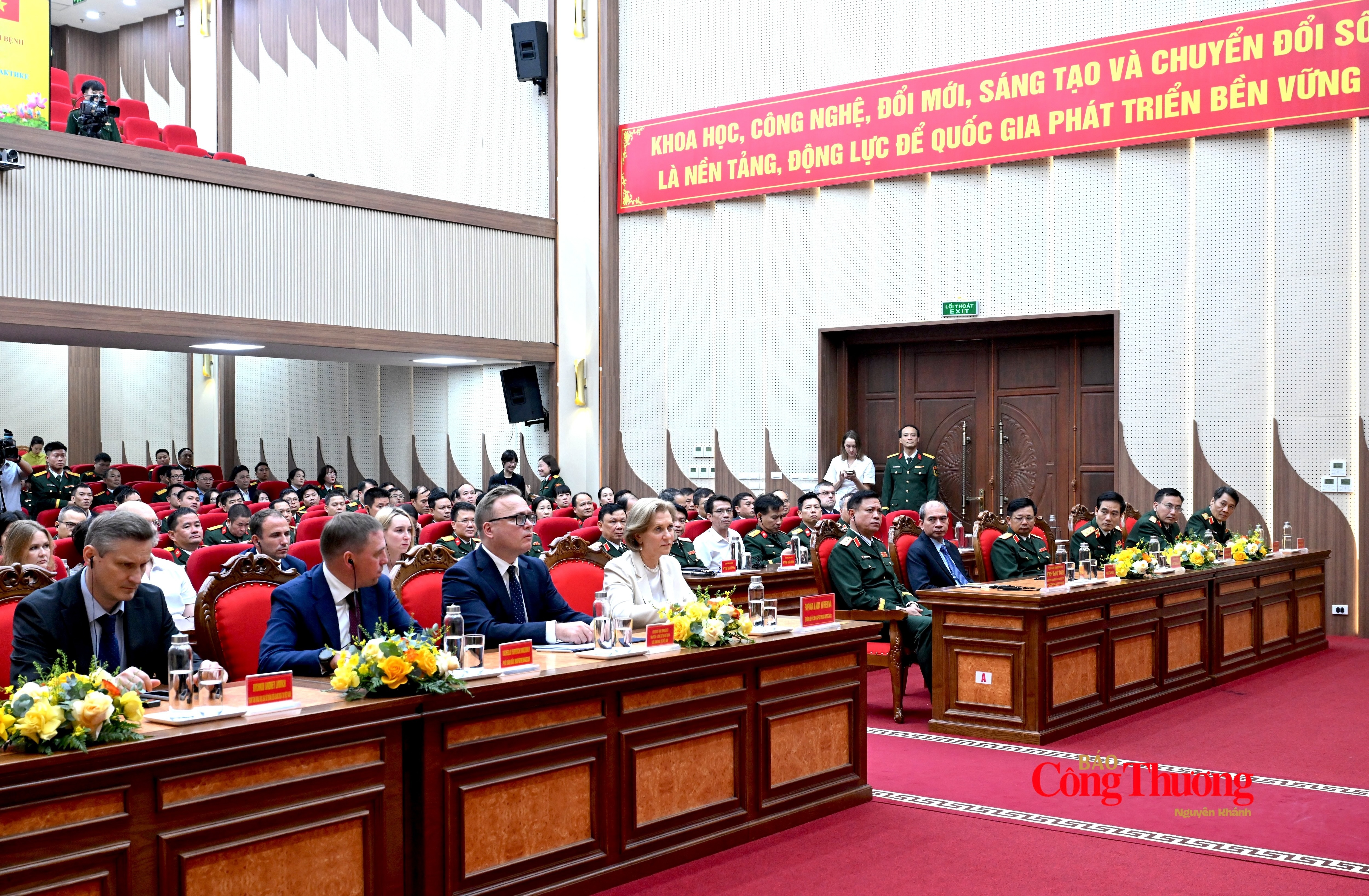 Các đại biểu tại điểm cầu Hà Nội.
