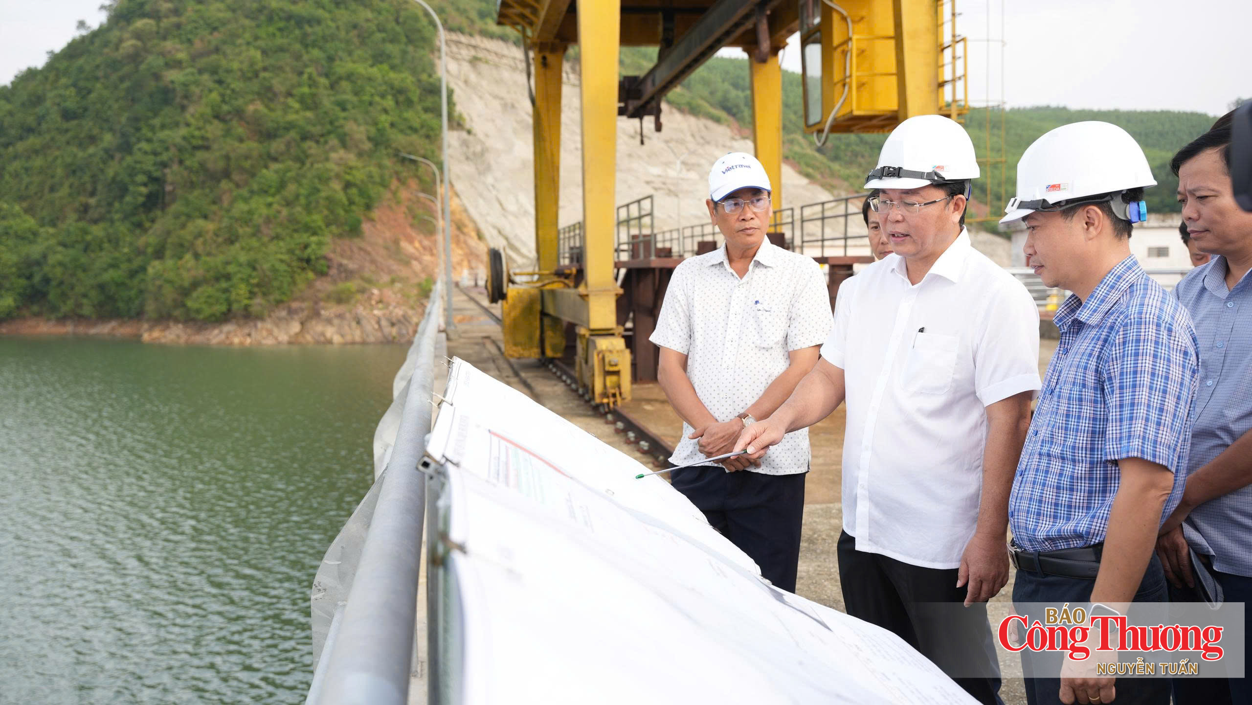 Chủ tịch thành phố Huế kiểm tra các hồ chứa thủy điện, thuỷ lợi