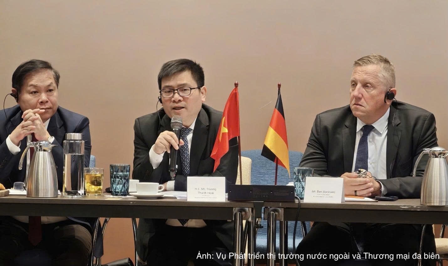 Thứ trưởng Trương Thanh Hoài tham dự và chủ trì Tọa đàm “Phát triển điện gió ngoài khơi tại Việt Nam: Cơ hội và thách thức”.