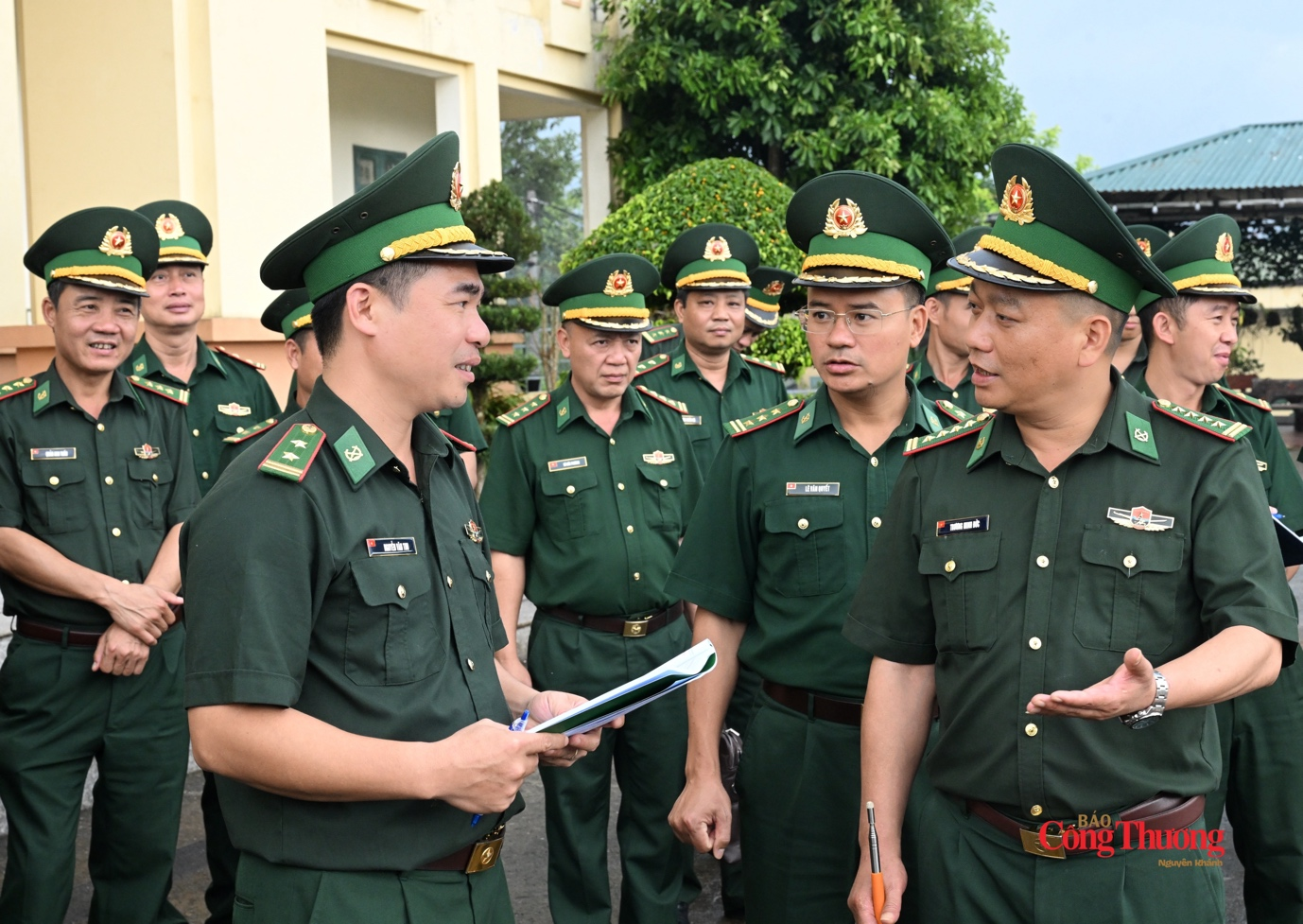 Đại tá Trương Minh Đức, Chỉ huy trưởng, Ban Chỉ huy Bộ đội Biên phòng Lai Châu kiểm tra việc thực hiện nhiệm vụ tại Đồn Sin Suối Hồ.