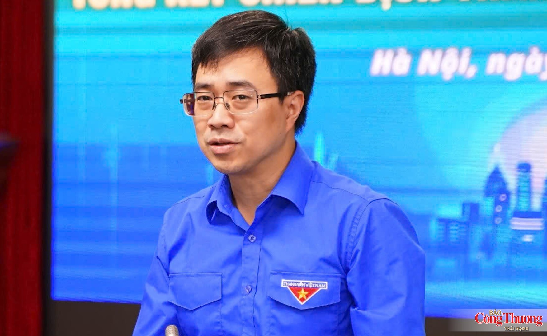 Đồng chí Bùi Hoàng Tùng, Ủy viên Ban Chấp hành Đảng bộ Chính phủ, Ủy viên Ban Thường vụ Trung ương Đoàn, Bí thư Đoàn Thanh niên Chính phủ phát biểu tại hội nghị.