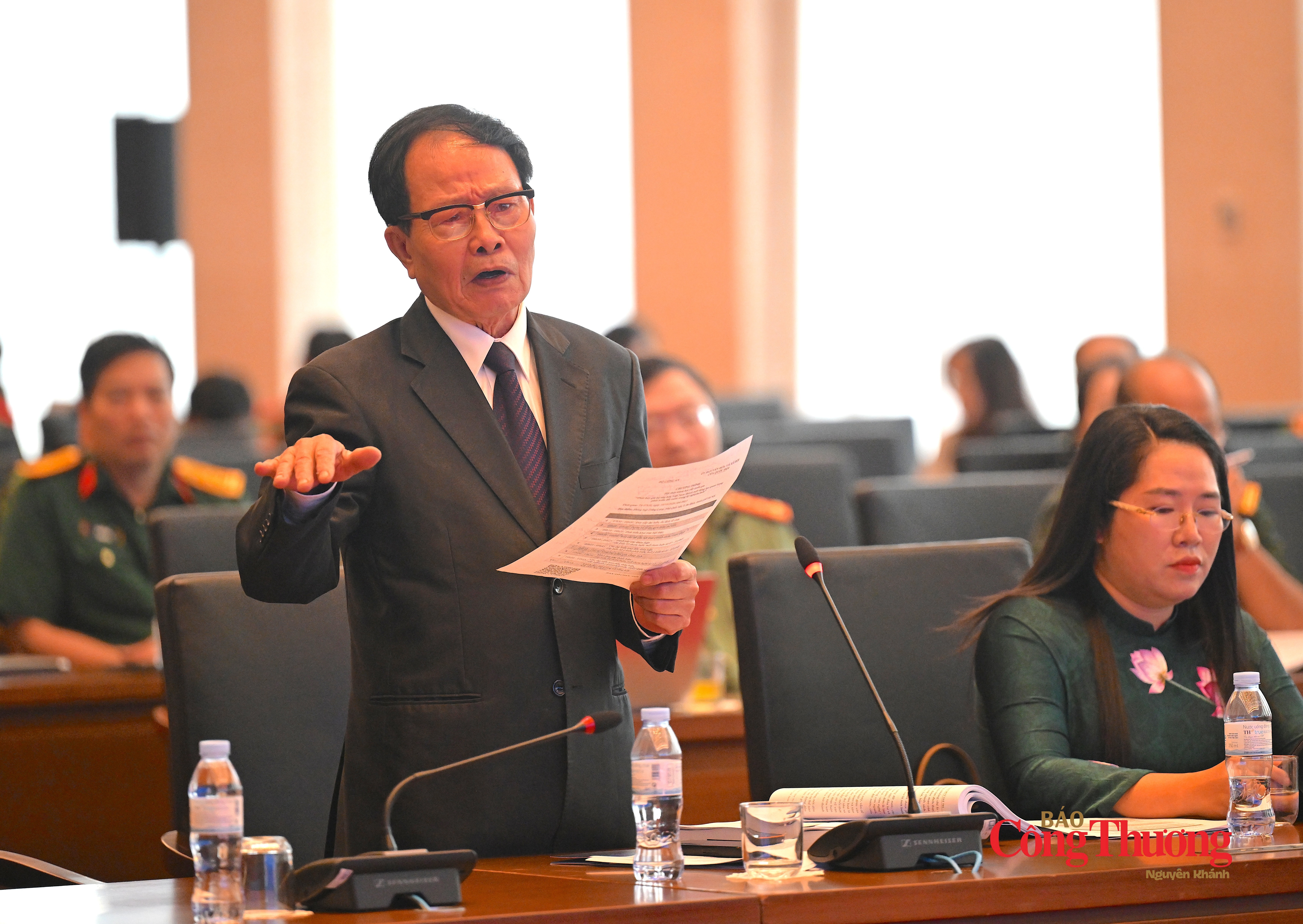 GS.TS Hồ Sĩ Quý, Ủy viên Hội đồng Lý luận Trung ương, Viện Hàn lâm Khoa học xã hội Việt Nam phát biểu đánh giá tại hội thảo.
