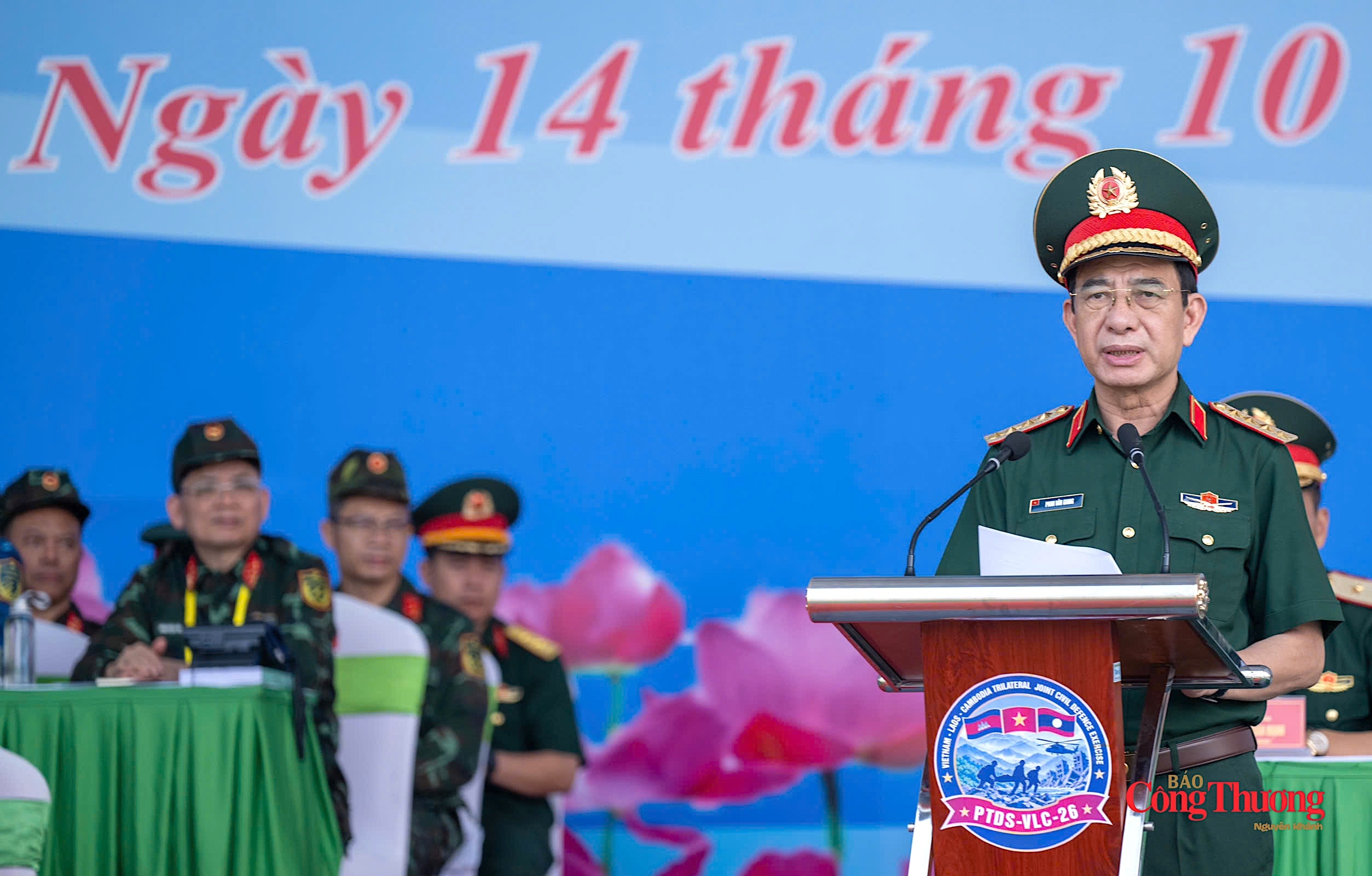 Đại tướng Phan Văn Giang, Ủy viên Bộ Chính trị, Phó Bí thư Quân ủy Trung ương, Phó Thủ tướng Chính phủ, Bộ trưởng Bộ Quốc phòng Việt Nam phát biểu tại buổi diễn tập.