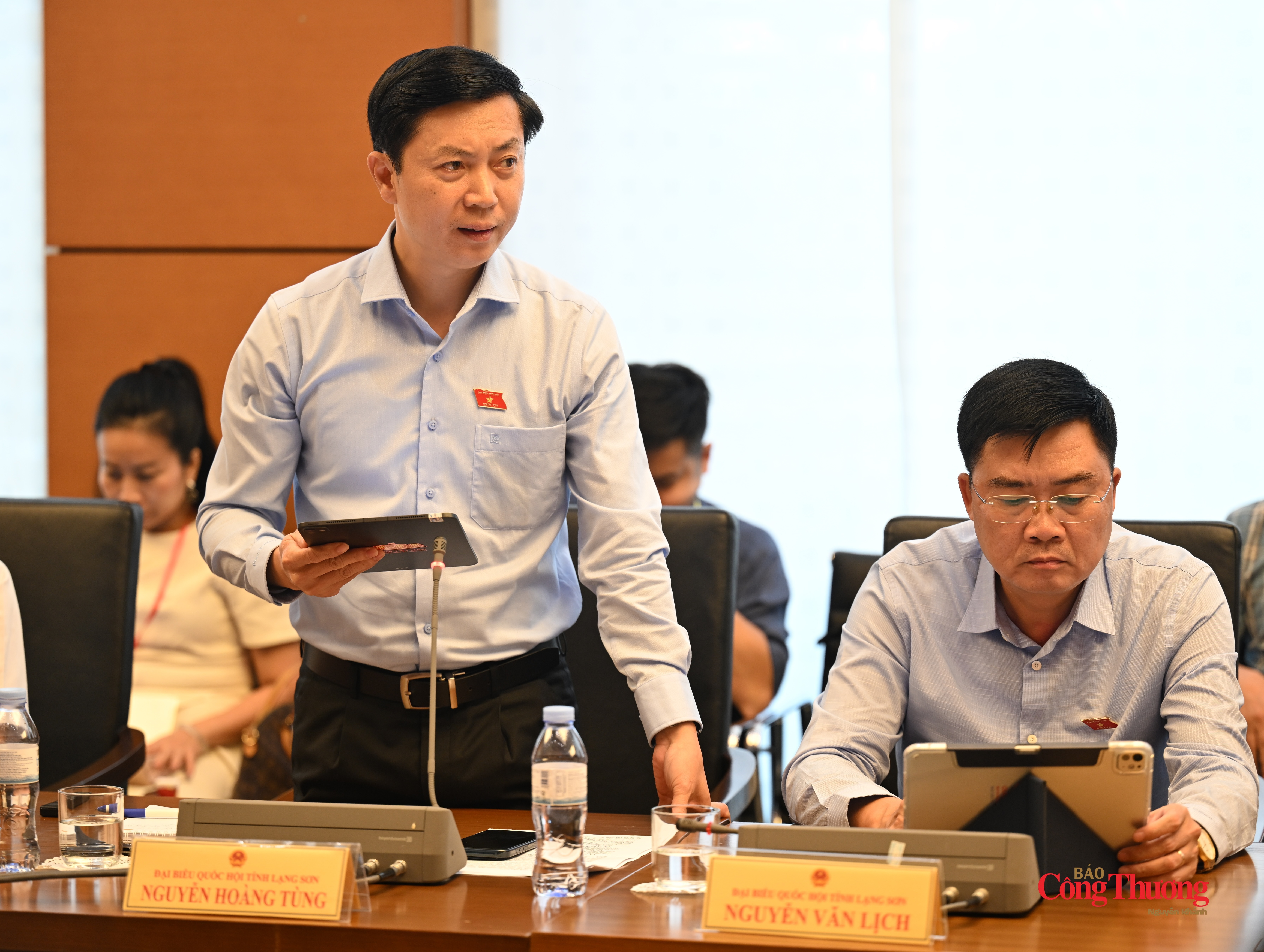 Đại biểu Nguyễn Hoàng Tùng (Đoàn đại biểu Quốc hội tỉnh Lạng Sơn).
