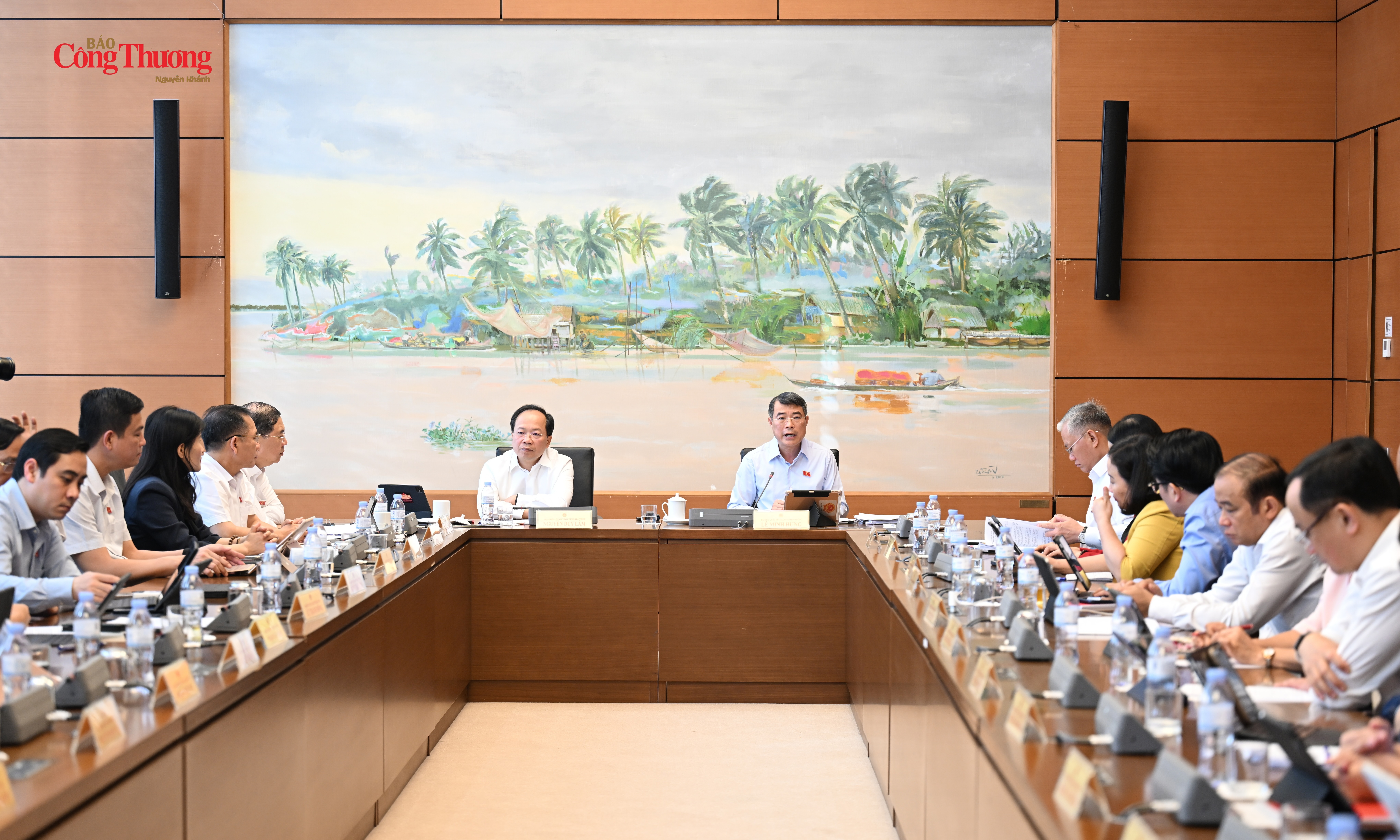 Tổ 3 (gồm Đoàn đại biểu Quốc hội thành phố Hải Phòng, tỉnh Hà Tĩnh và tỉnh Lạng Sơn) với sự tham dự của Thủ tướng Chính phủ Lê Minh Hưng.