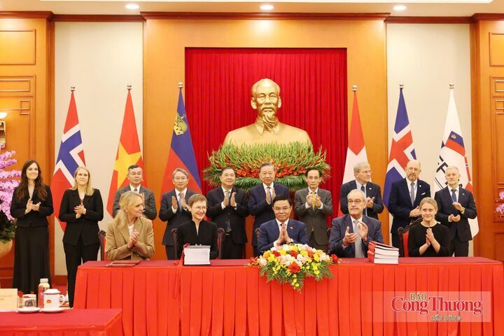 Việt Nam cùng đại diện các nước thành viên Hiệp hội Mậu dịch tự do châu Âu (EFTA) chính thức ký kết hiệp định thương mại tự do.