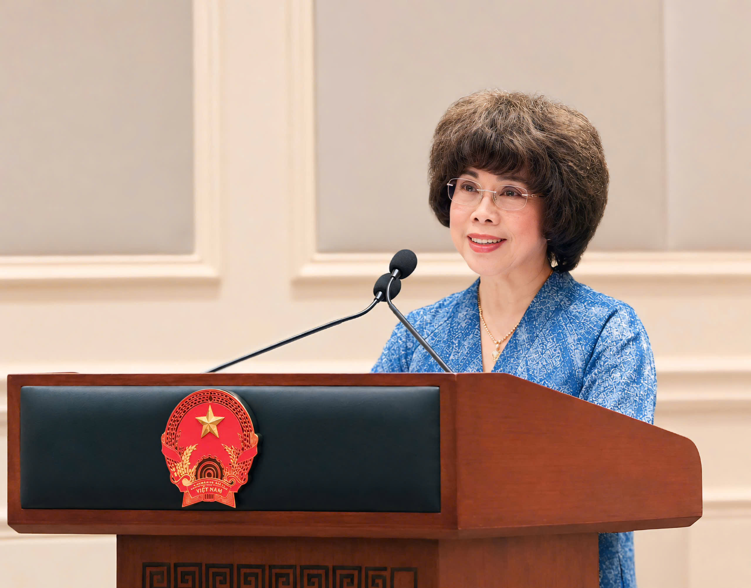 Anh hùng Lao động Thái Hương, Nhà sáng lập, Chủ tịch Hội đồng Chiến lược Tập đoàn TH, Tổng Giám đốc Ngân hàng TMCP Bắc Á có bài phát biểu đại diện cộng đồng doanh nghiệp Việt Nam tại sự kiện.