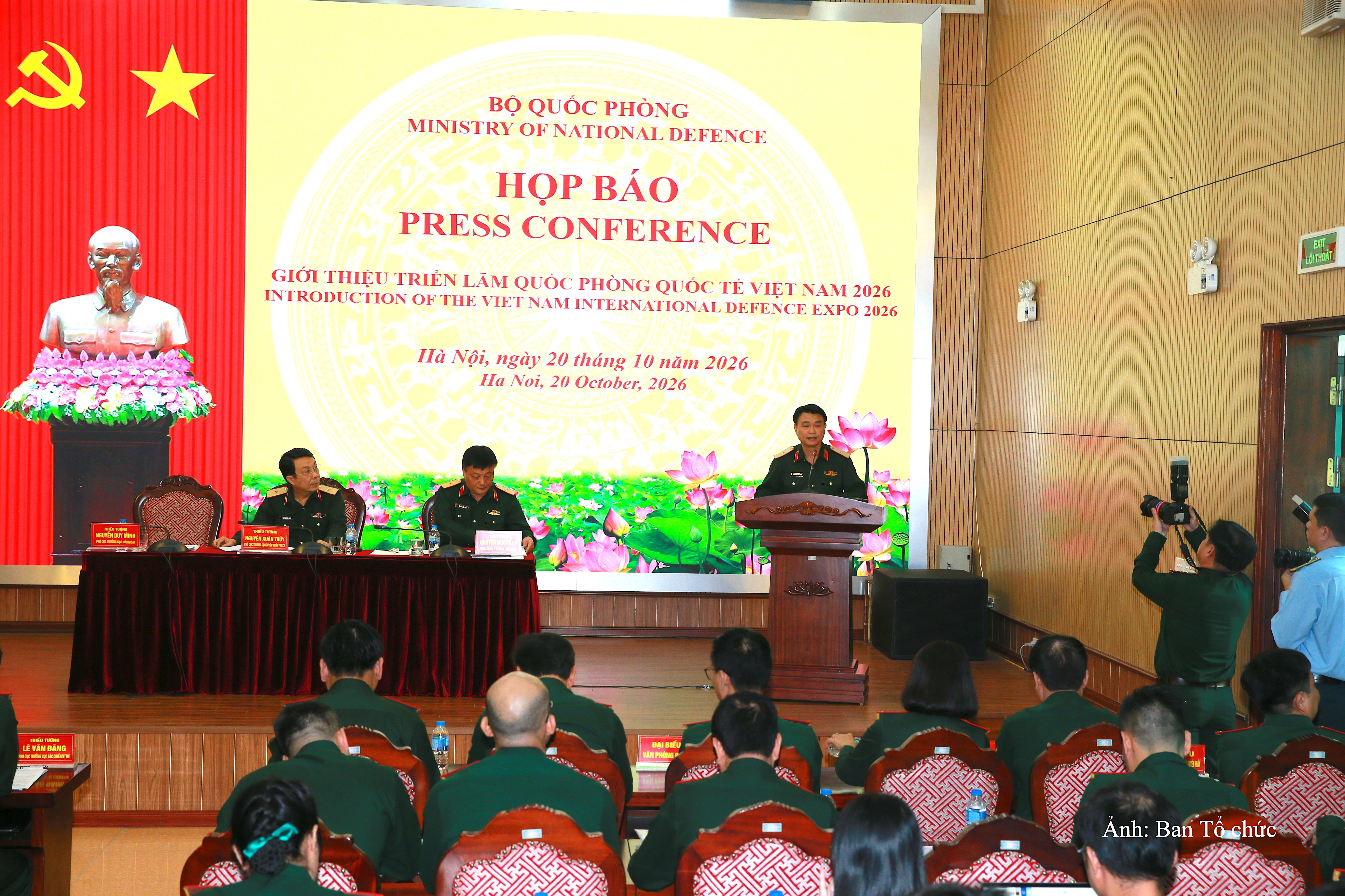 Quang cảnh họp báo.