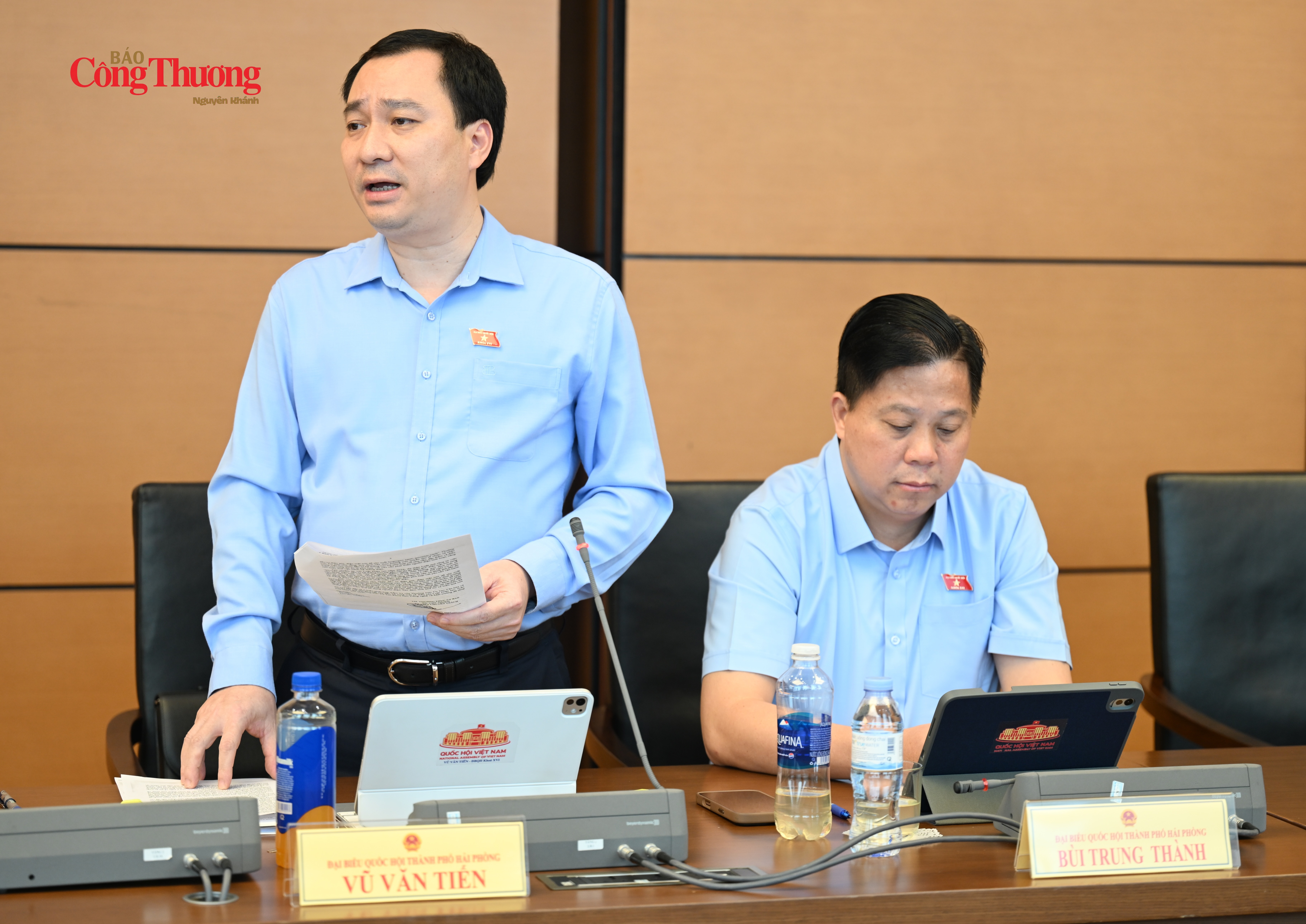 Đại biểu Vũ Văn Tiến (Đoàn đại biểu Quốc hội thành phố Hải Phòng).