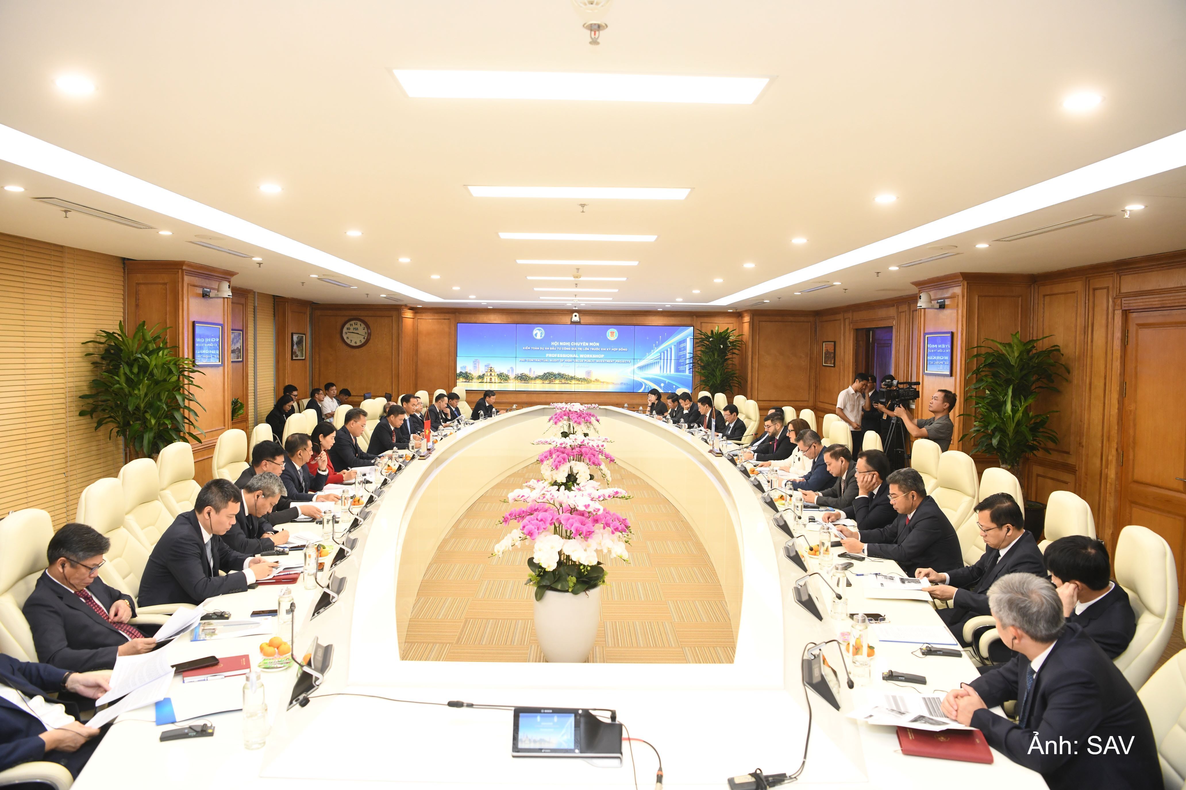Hội nghị chuyên môn về “Kiểm toán dự án đầu tư công giá trị lớn trước khi ký hợp đồng” giữa Kiểm toán nhà nước Việt Nam và Tòa Thẩm kế Hy Lạp.