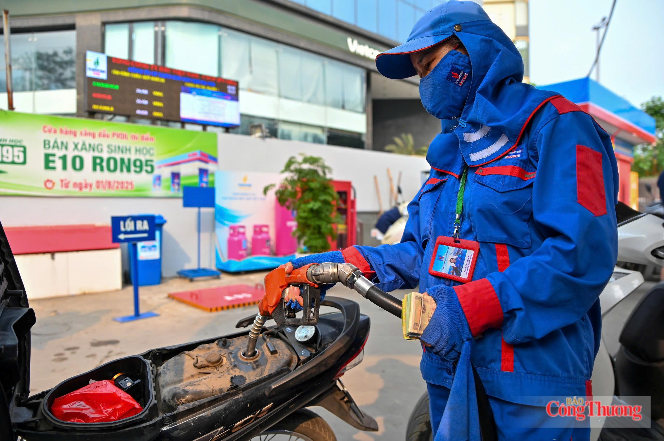 Sau kỳ điều hành ngày 29/10, giá xăng dầu dao động nhẹ.