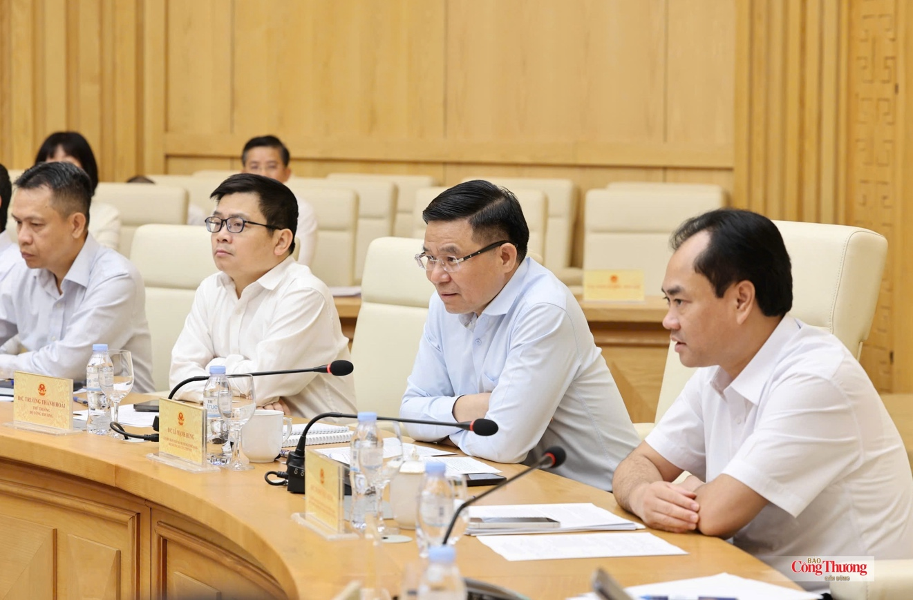 Các đại biểu tham dự tại hội nghị.