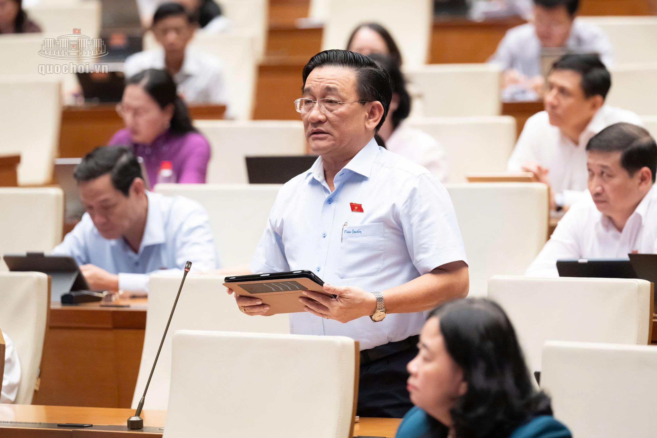 Đại biểu Trần Quốc Tuấn (Đoàn đại biểu Quốc hội tỉnh Vĩnh Long).